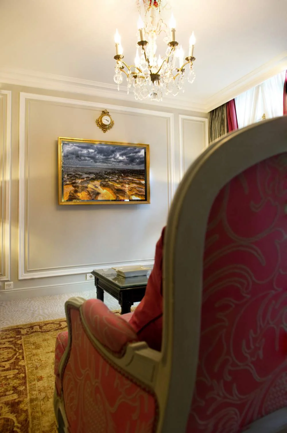GOLD FRAMED MIRROR TV2.jpg