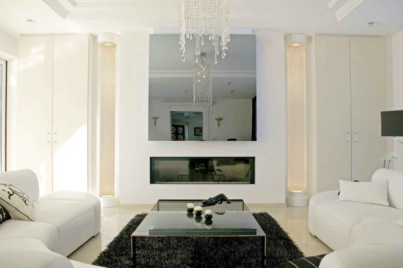 MIRROR TV IN WALL.jpg