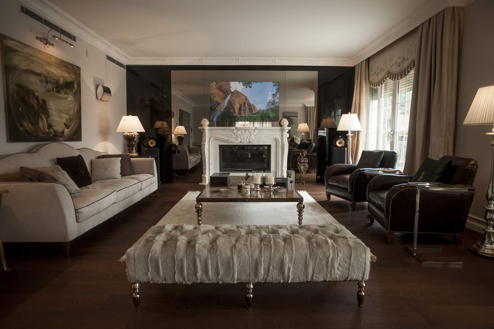 MIRROR TV LONDON 2.jpg