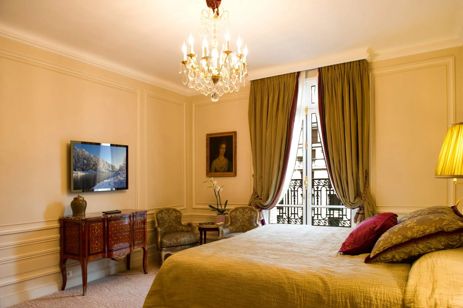 WALL FIX MIRROR TV.jpg