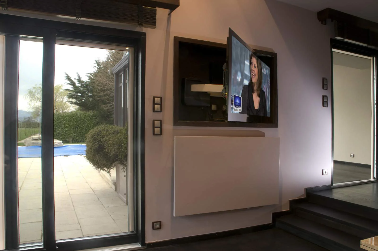 AUTOMATIC ARM MIRROR TV2.jpg