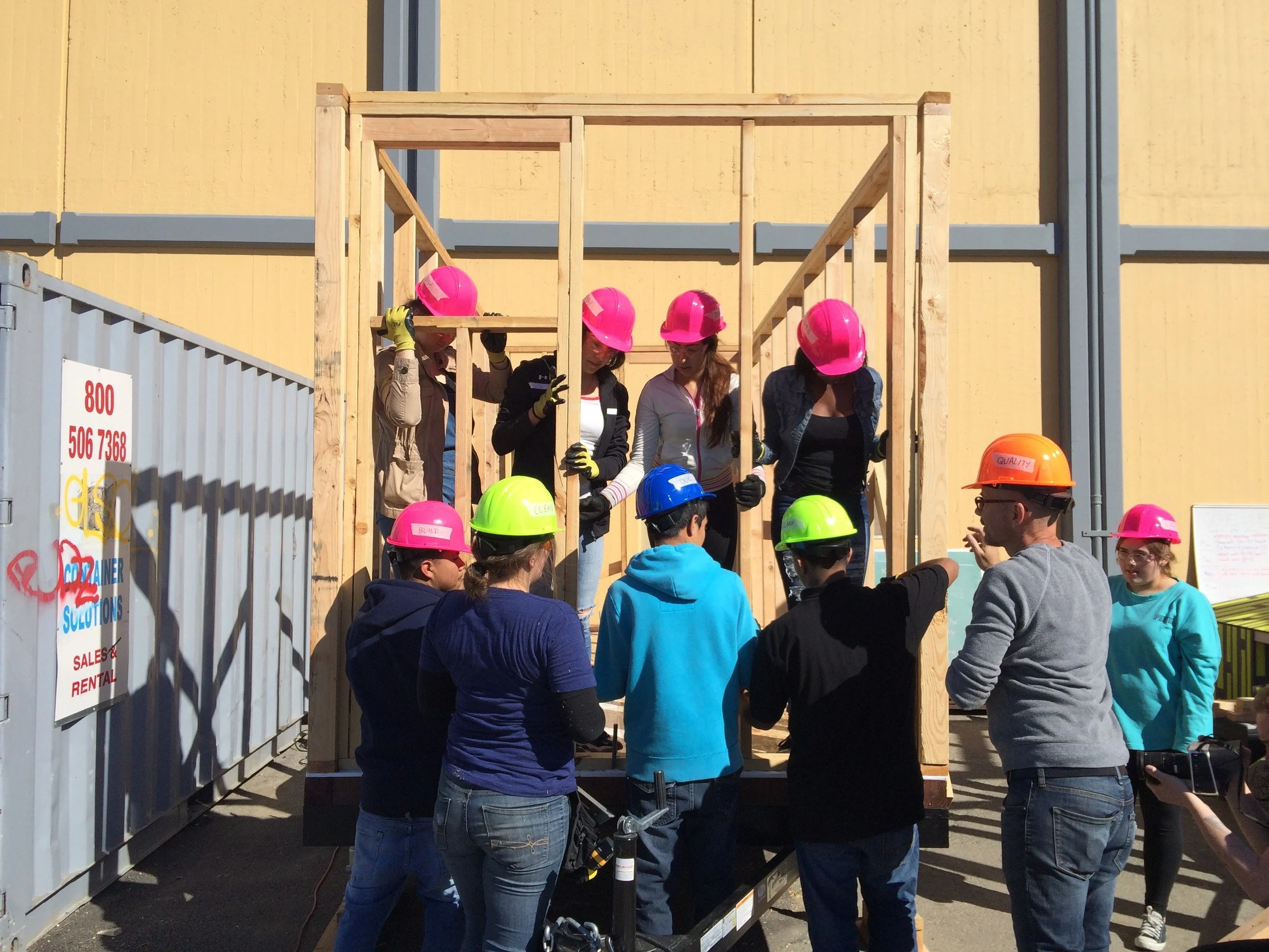example_hardhat.jpg
