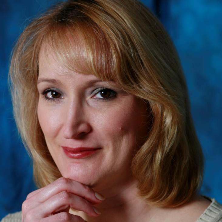 Barbara Choltco mezzo understudy/special event performer Barbara is a native of Pennsylvania currently residing in Vancouver, Washington. She received her Bachelor of Music Degree in Vocal Performance from the Eastman School of Music. Prior to moving to Washington, she sang as a church soloist in the Pennsylvania/New Jersey area and performed with the Boheme Opera Company in Trenton, NJ. Barbara has also performed as a soloist with the Vancouver Symphony Orchestra and the Vancouver Symphony Chamber Music Ensemble. She has been an instructor at Clark College for their Mature Learning Program and currently teaches opera appreciation classes at local senior living communities along with teaching voice in her private studio.