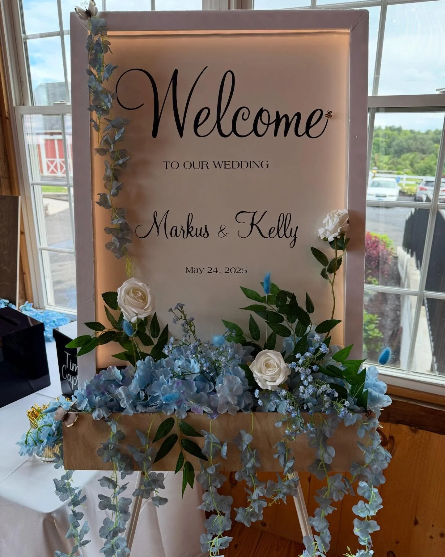 Congratulations to Kelly and Markus!
This is a couple who knows how to party!