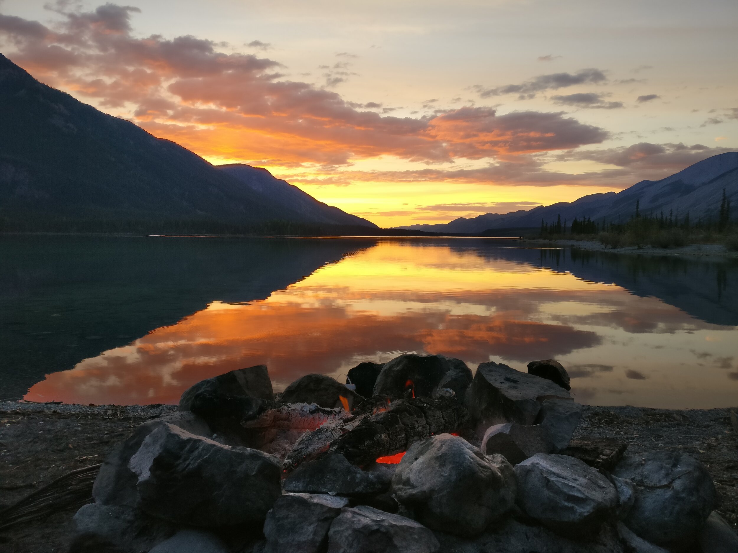 Muncho Lake - Midnight sun of summer