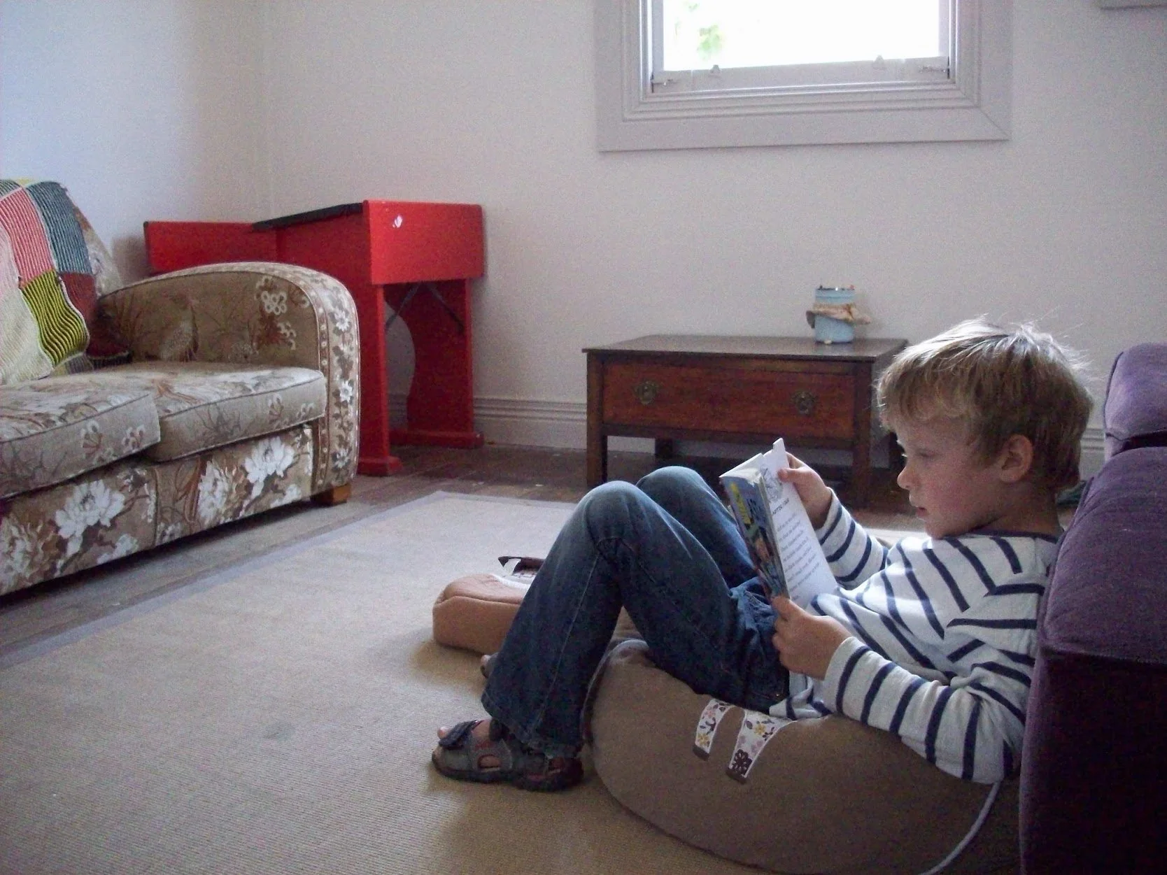 Gus reading.JPG