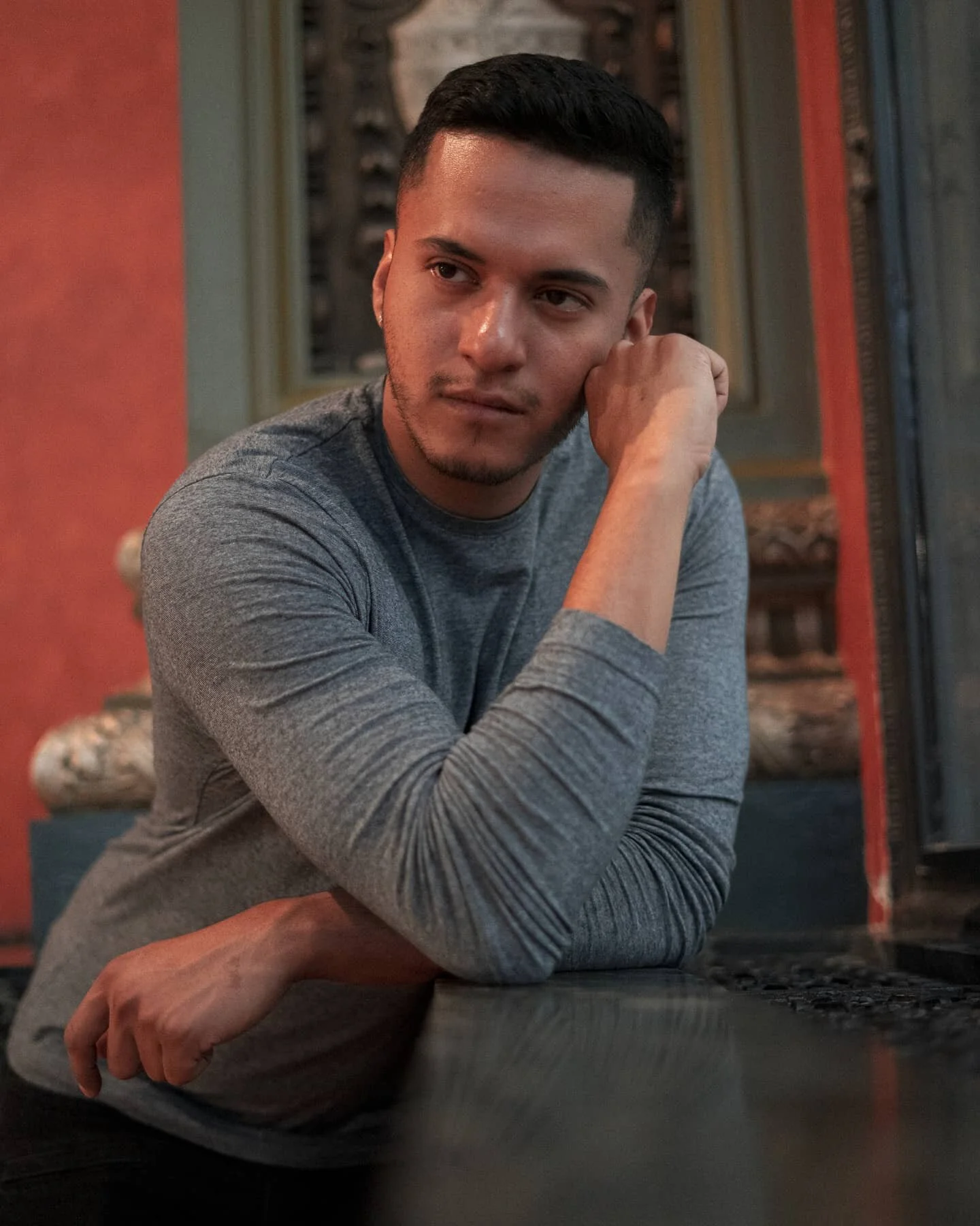 #throwback to a shoot with Juale around the end of 2019.⠀⠀⠀⠀⠀⠀⠀⠀⠀
⠀⠀⠀⠀⠀⠀⠀⠀⠀
#sonya7ii #alpha7ii #a7ii #model #tryingtomodel #modelo #chicago #downtown #duality #indoors #chill #fun #cool #serious #fallshoot #youngprofessional  #sonycamera #camera #ph