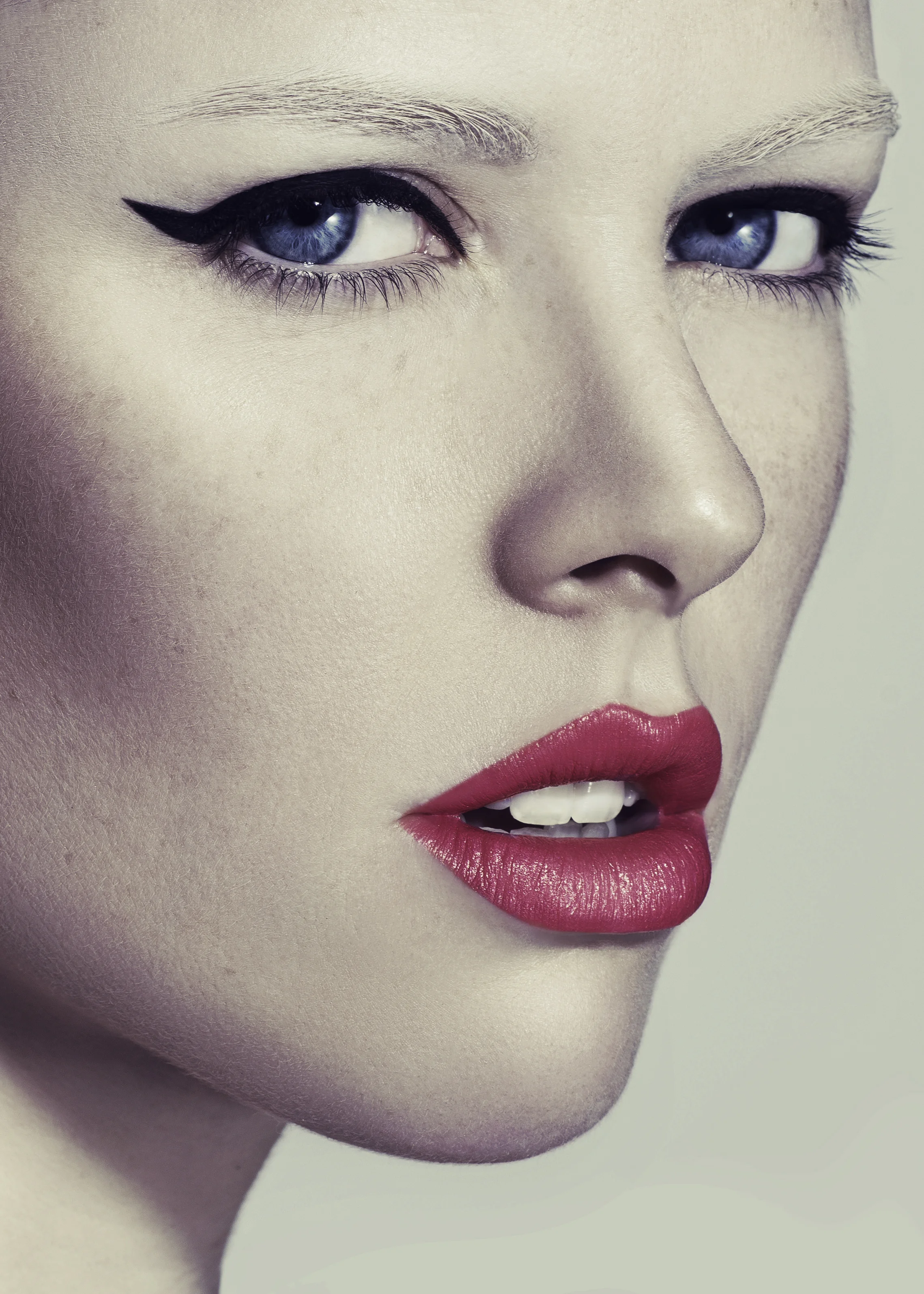 Beauty_Editorial_Vivianne_Tran_3.jpg