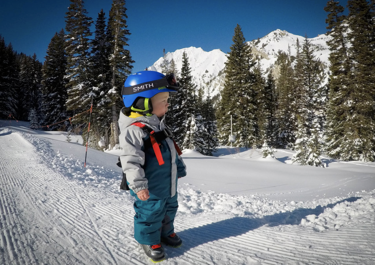 Bijlage tapijt lineair Baby's first day on skis — Brooke Froelich