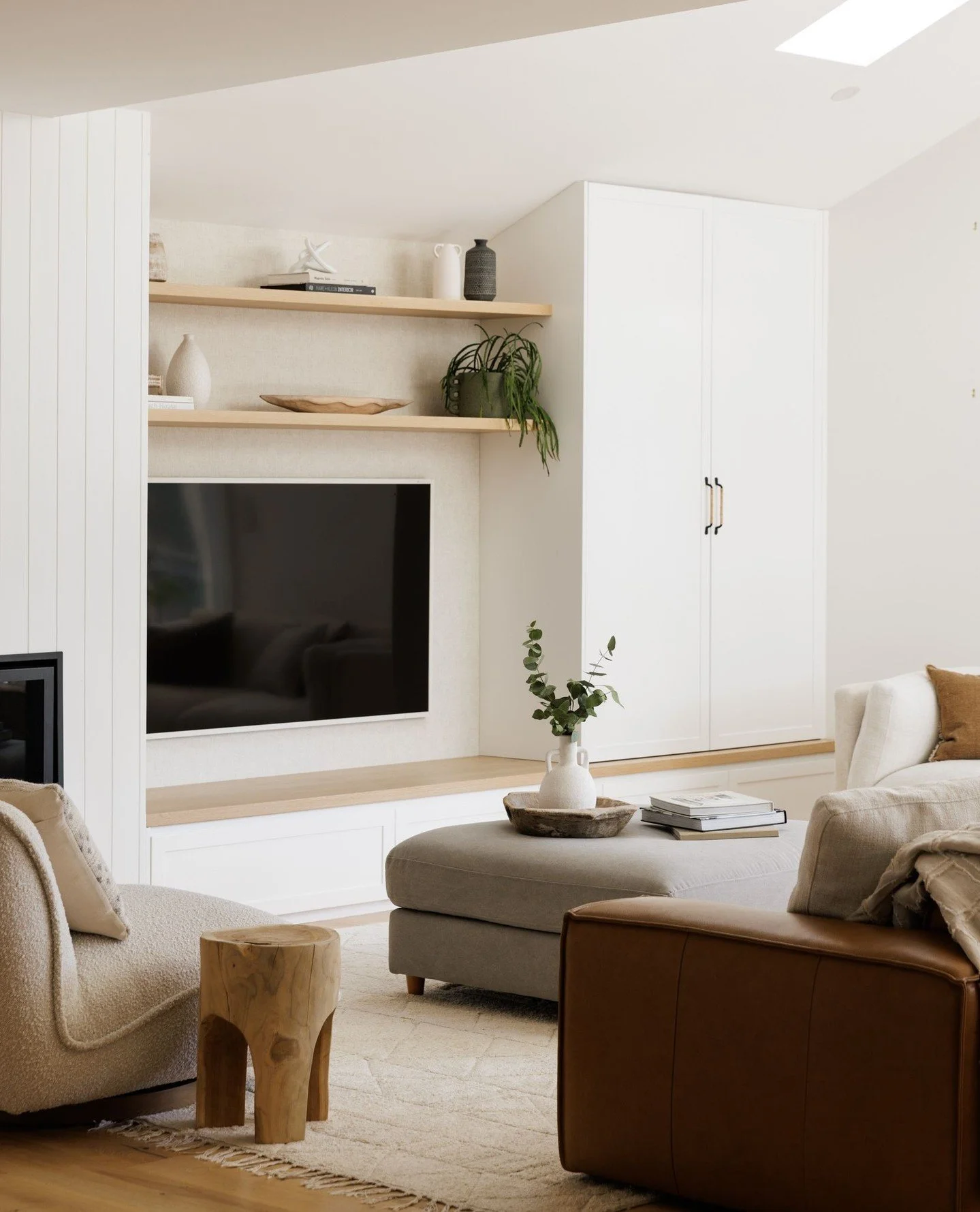 THE QUIET DETAILS :: A Northern Beaches family home.⁠
⁠
This project from the archives is a good example of how restraint can still feel warm and considered.⁠
⁠
Rather than layering in more finishes or features, we focused on getting the foundational