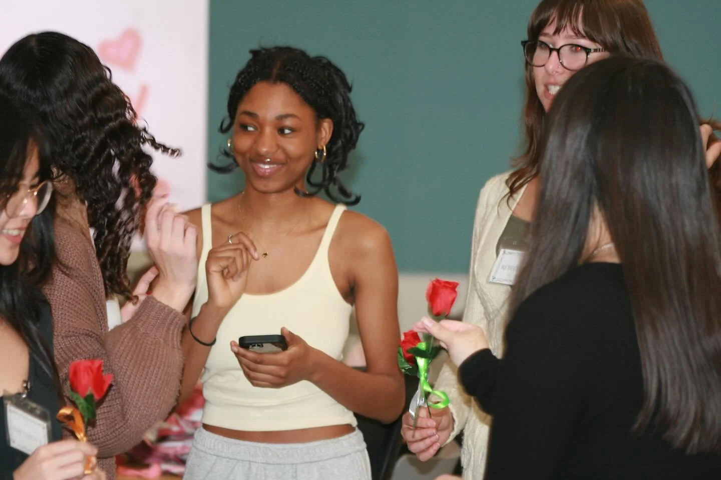 We kicked off our winter quarter with our M&amp;m Reveal! 🍫💗

👯&zwj;♀️ The Mentor-Mentee (M&amp;m) program is a program hosted by our AR board designed to connect DWIB members through pairings based on shared interests &amp; goals! During last Wed