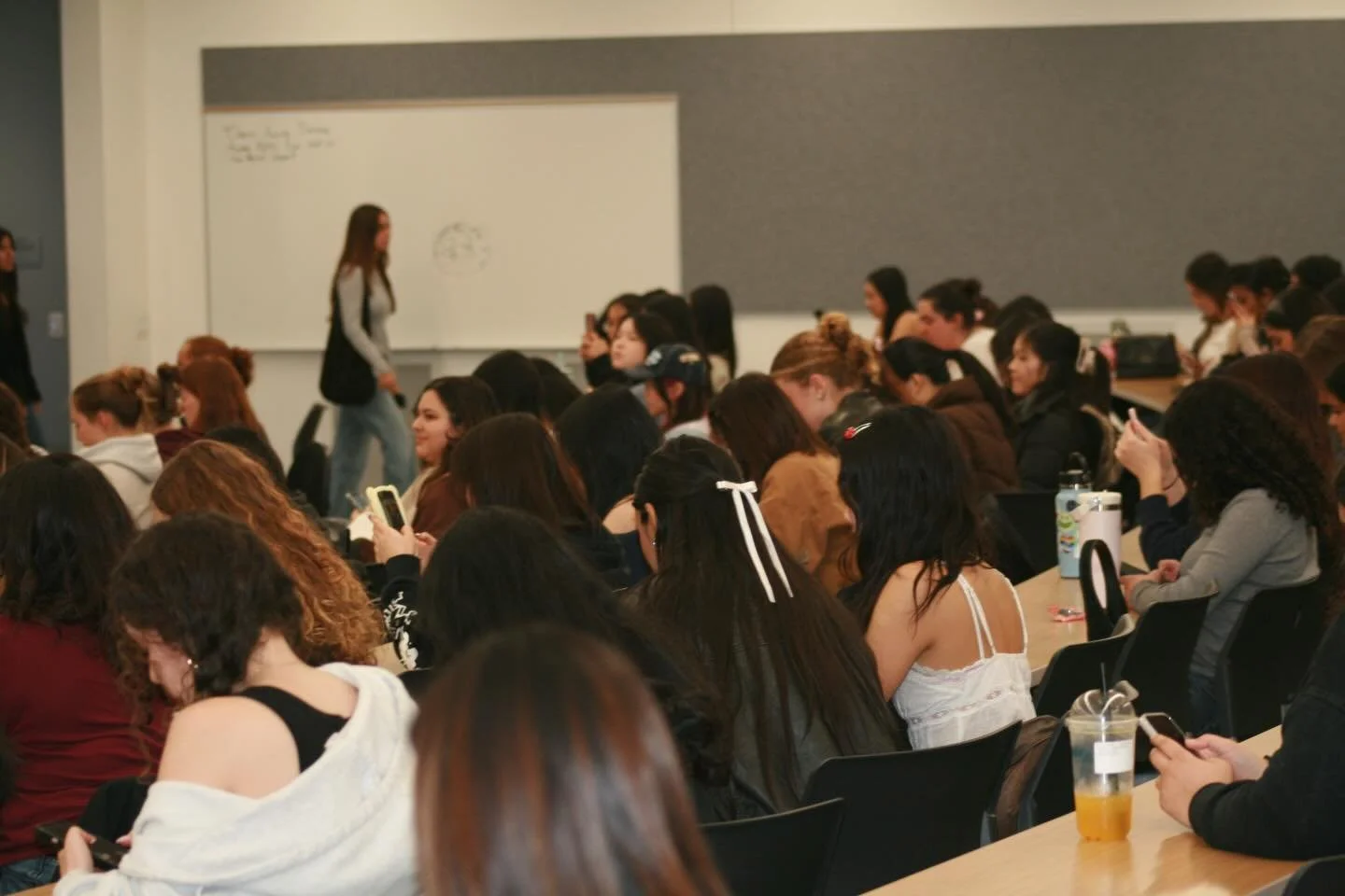 ❄️✨ A look back at our first general meeting! It was a full house with all our new and returning members and it was a night full of laughter and community building! Thank you all for coming and we look forward to a great quarter with you all.🤍

#ucd