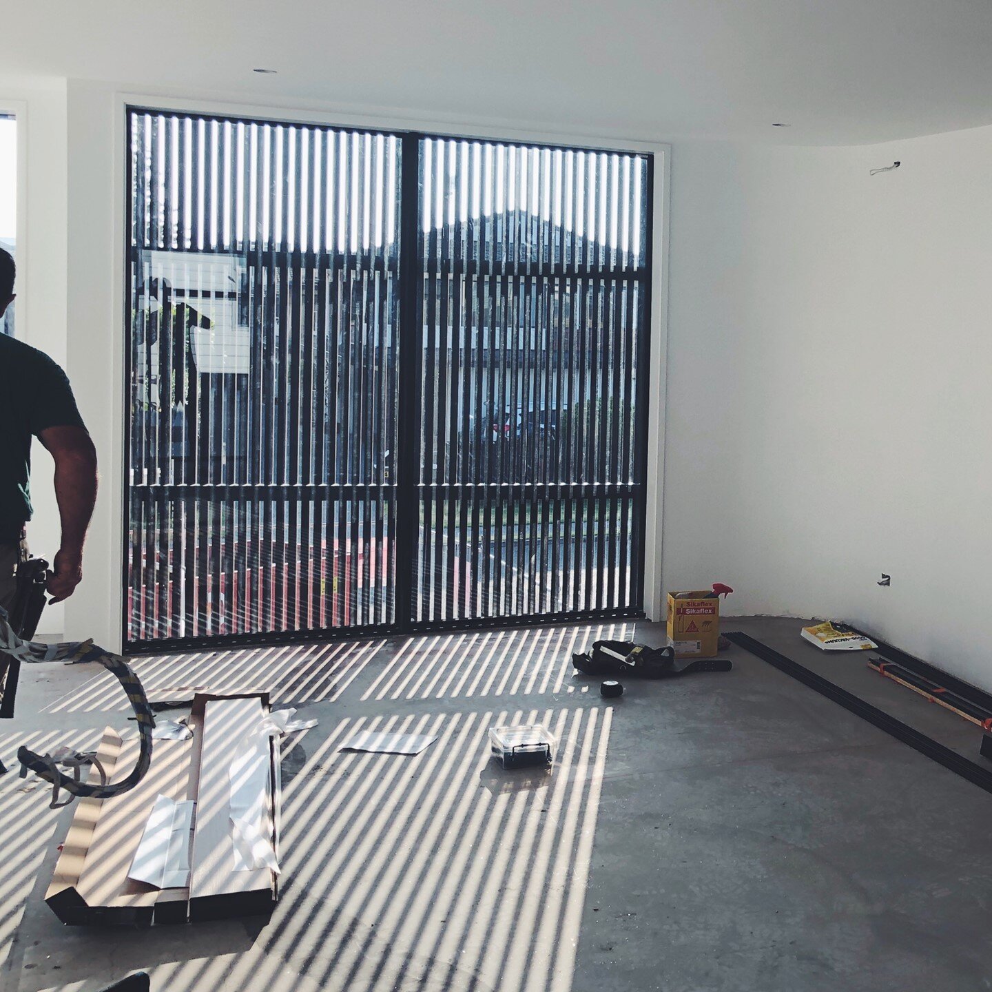 &quot;Rain-screen&quot;? More like &quot;epic-shadow-screen&quot;.⁠
⁠
#cladding #cedar #doubleclad #vertical #renovation #rainscreen #shadows #construction #mountmaunganui #tauranga #localbuilder #builder #90degreesconstruction #nzarchitecture