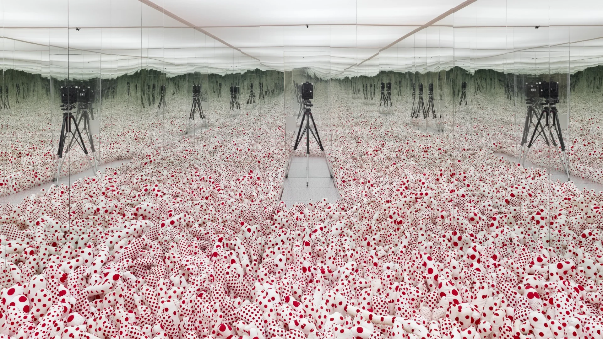 yayoi-kusama.jpeg
