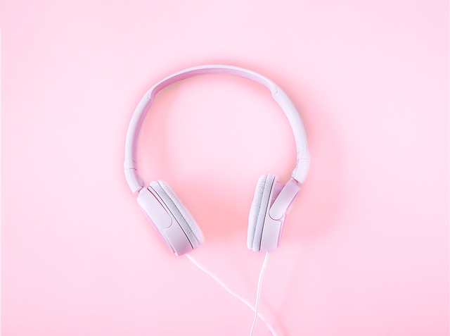 headphones-2592263_640.jpg