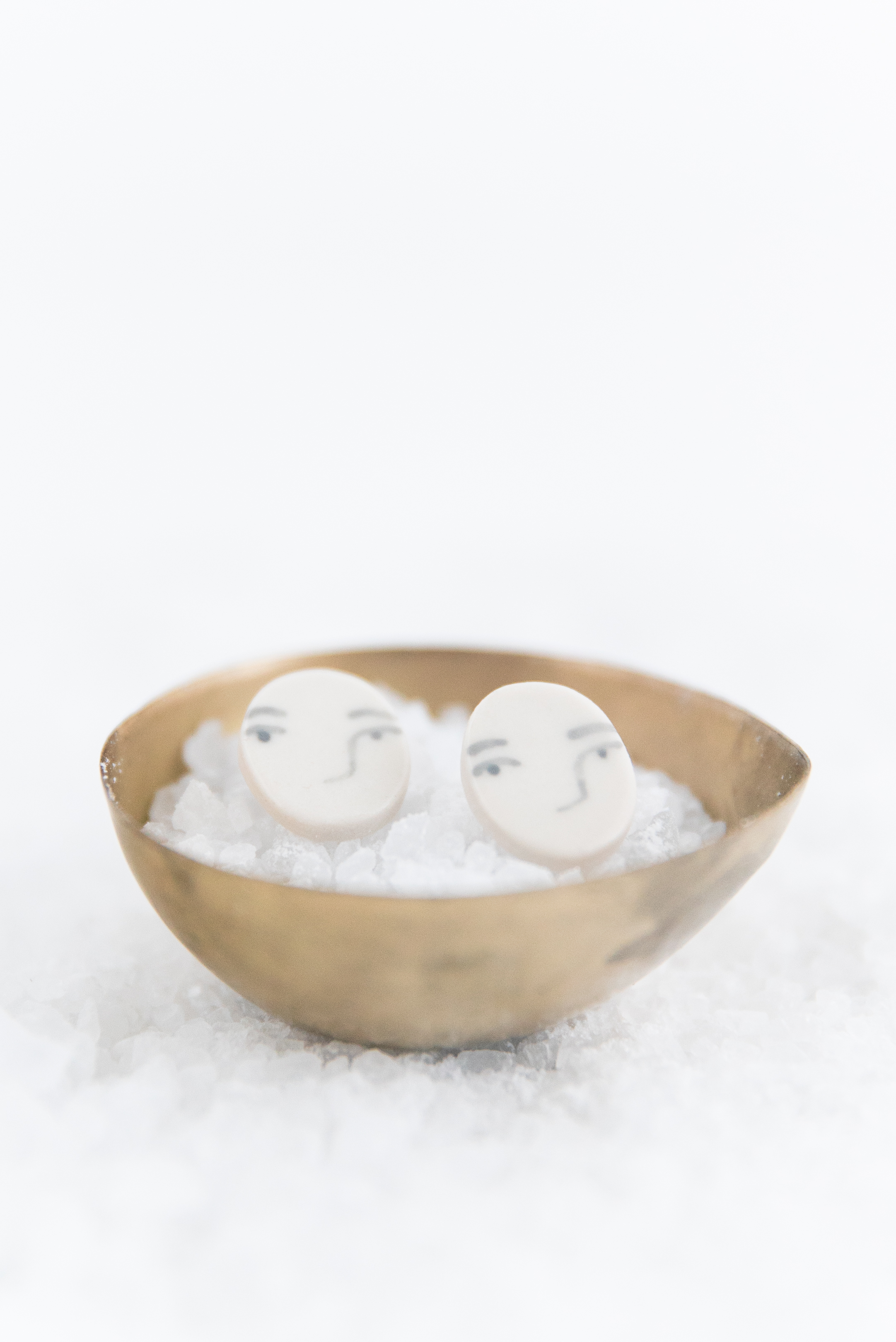 Oval Stud Earrings Face to Face 1.jpg