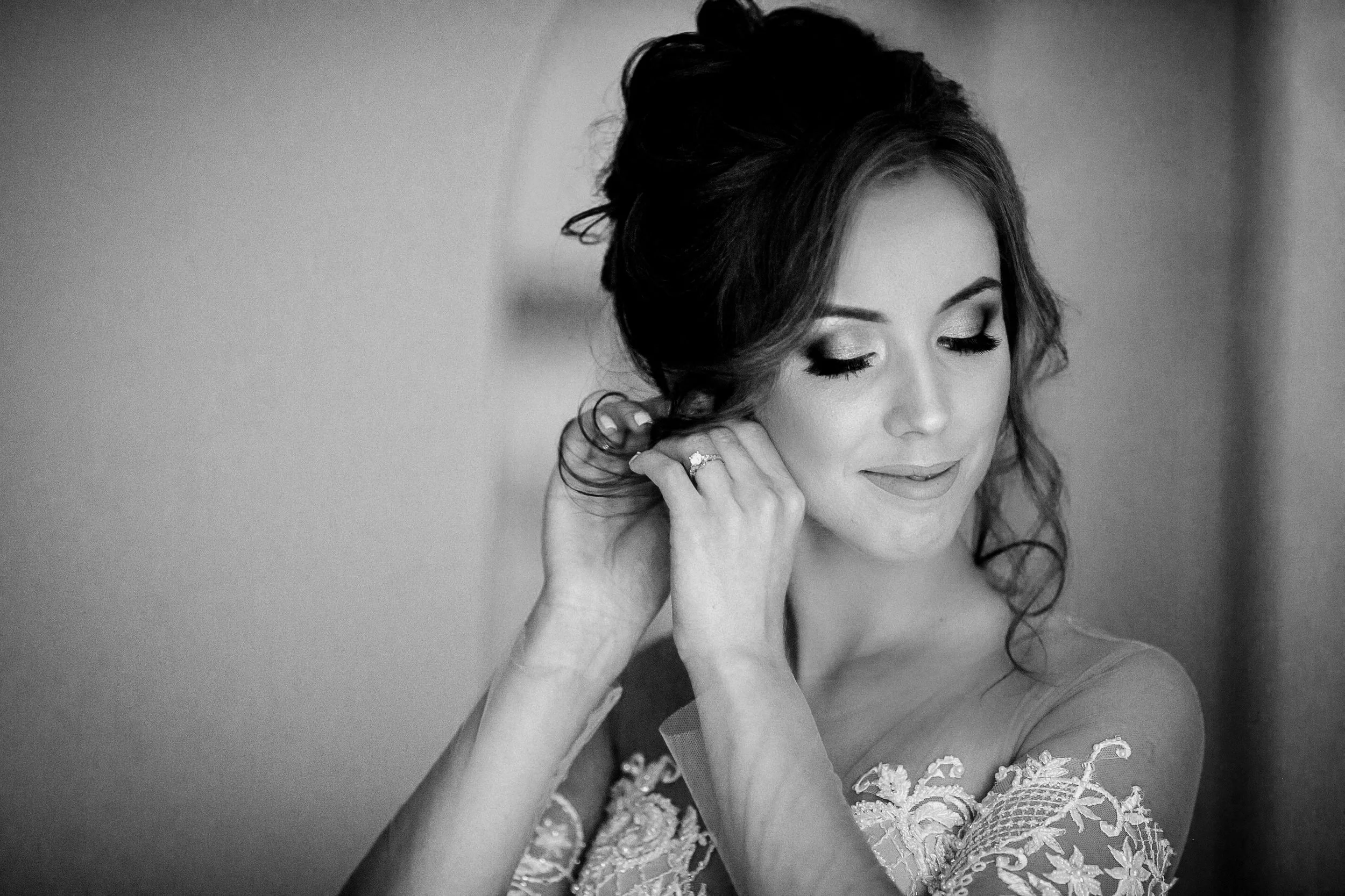 Bridal Beauty Unveiled: 2024 Bridal Makeup Trends Demo