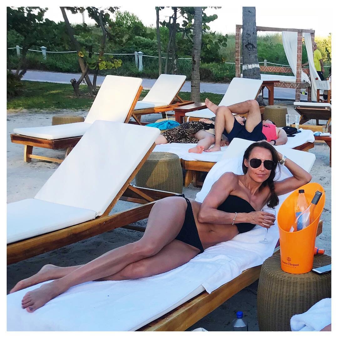 😊
On my way back home after 5 fab nights in #Miami. It might have only been a quick visit (and maybe not the most relaxing 😂) but it was just the tonic 😊 Can’t beat a bit of fun with your #friends can you? The #8020 was well and truly thrown