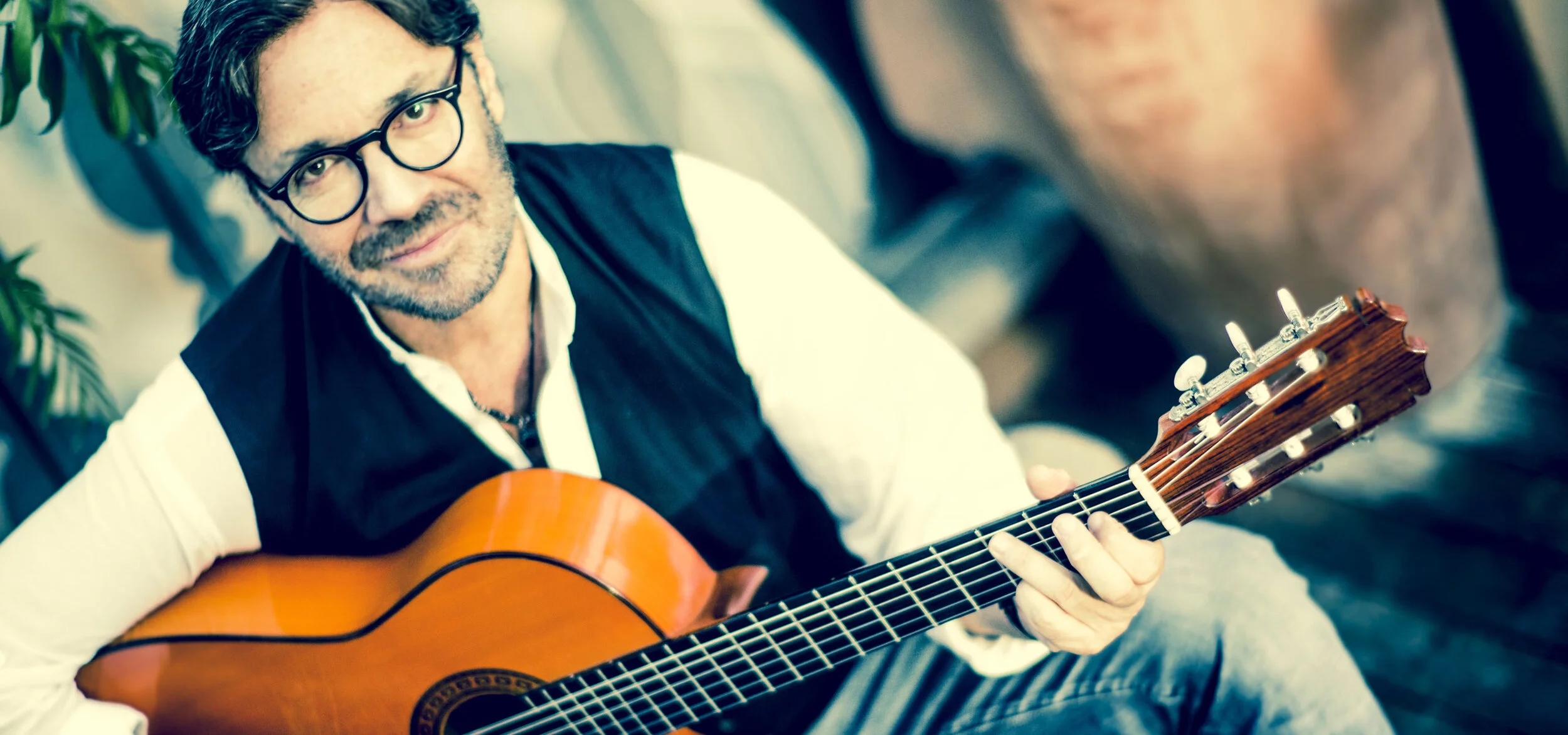 Al Di Meola releases new album Across The Universe this March
