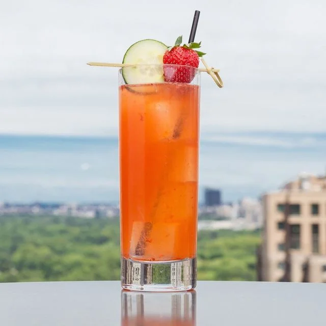 square-1439912764-vodka-drinks-strawberry.jpg