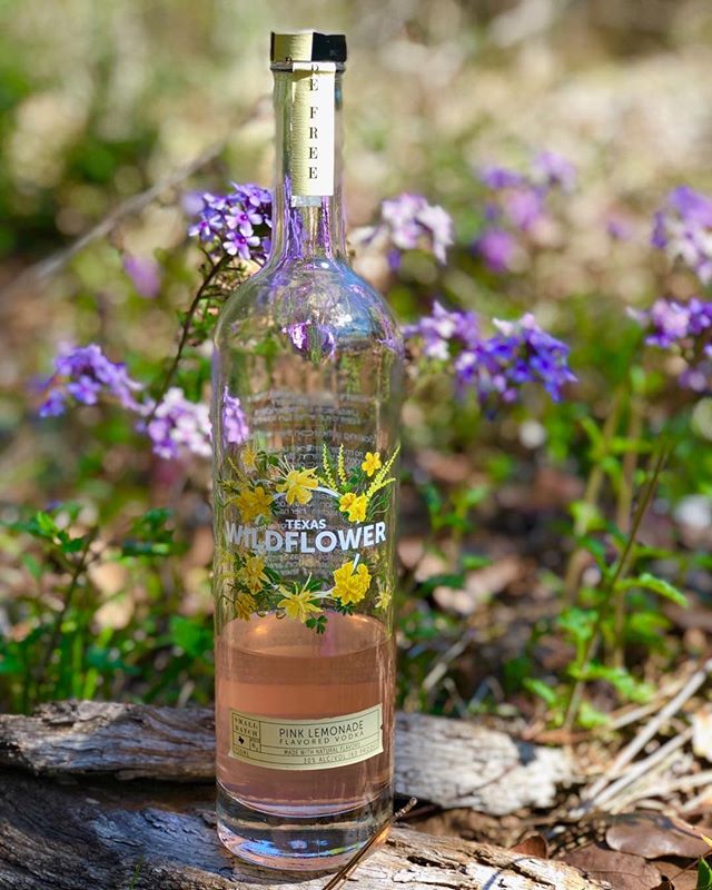 We got a little head start on Spring!  #1stdayofspring #springequinox #befree #drinkinthemoment #craftvodka #localdallas #cocktails #wildflowers #drinklocal #texasproud