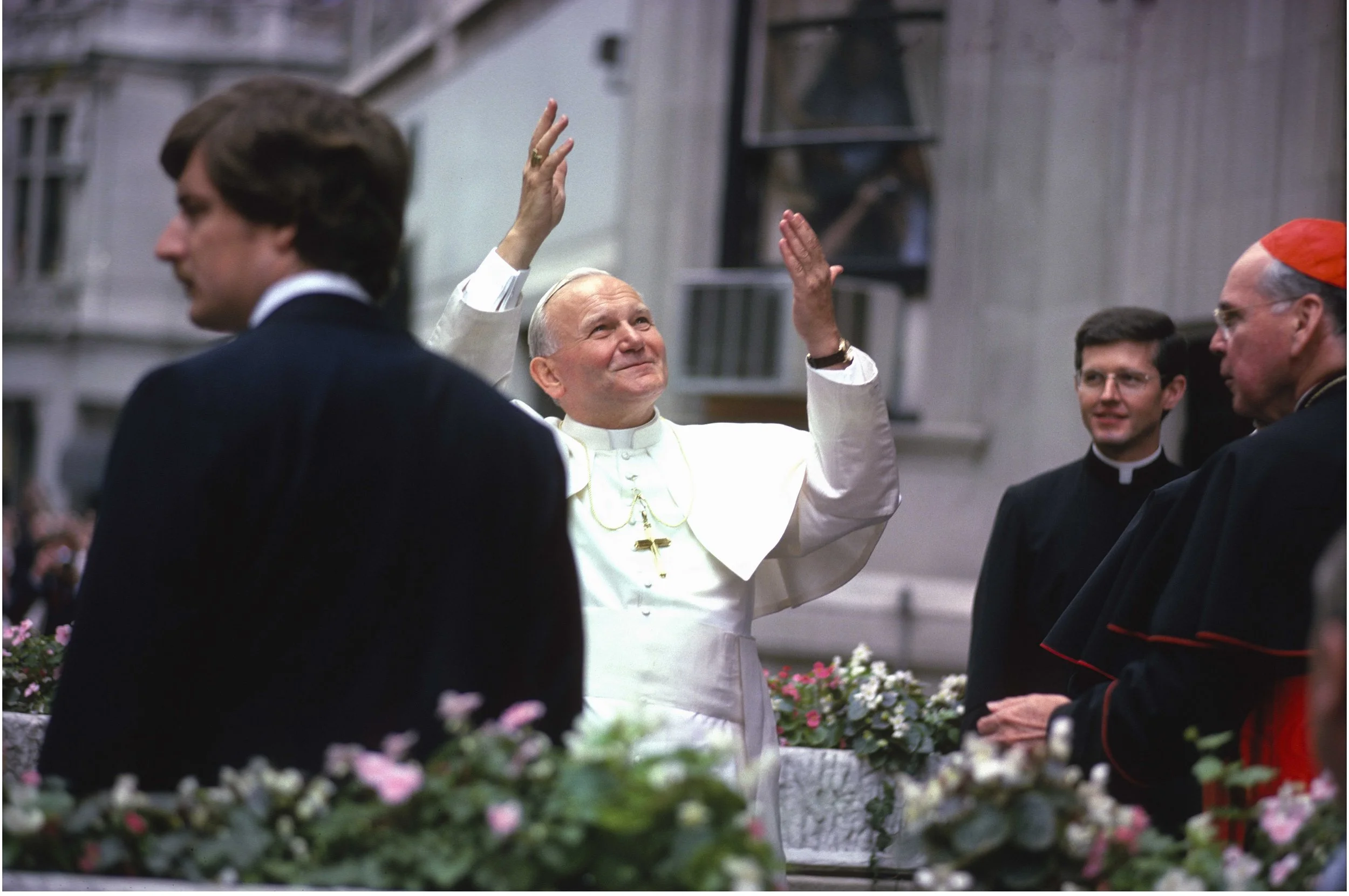 Pope JP II NYC E.72 1979 #21 (3) copy web - Douglas Healey.jpg