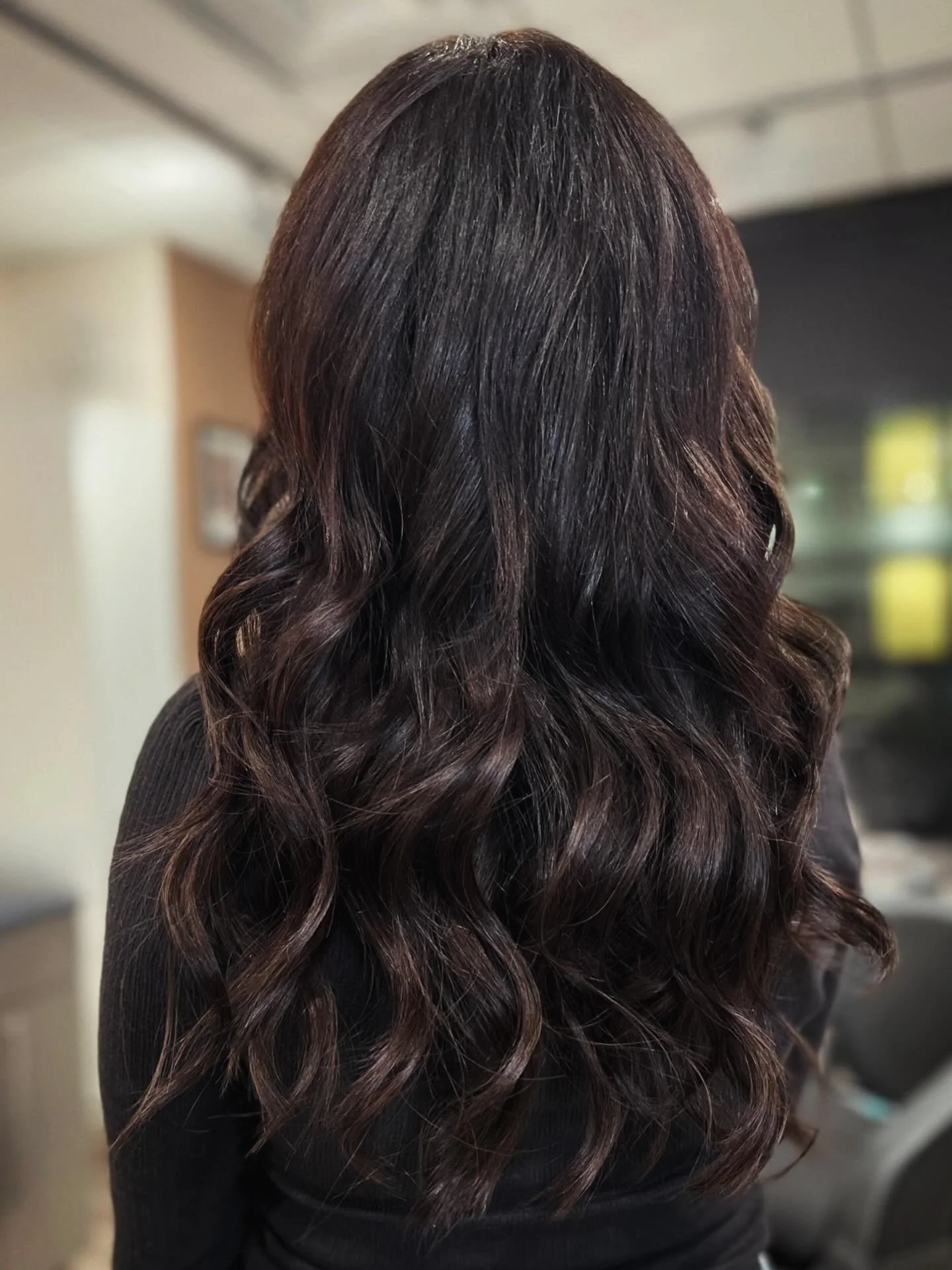 Ready for winter with a new look! I achieved this luscious length and volume using 16&rdquo; Bellami Infinity wefts in #1B. 

@bellamihairpro #bellamihairextensions #alexandriava #northernva #oldtownalexandria #virginiahairstylist #dmvhair #hairexten