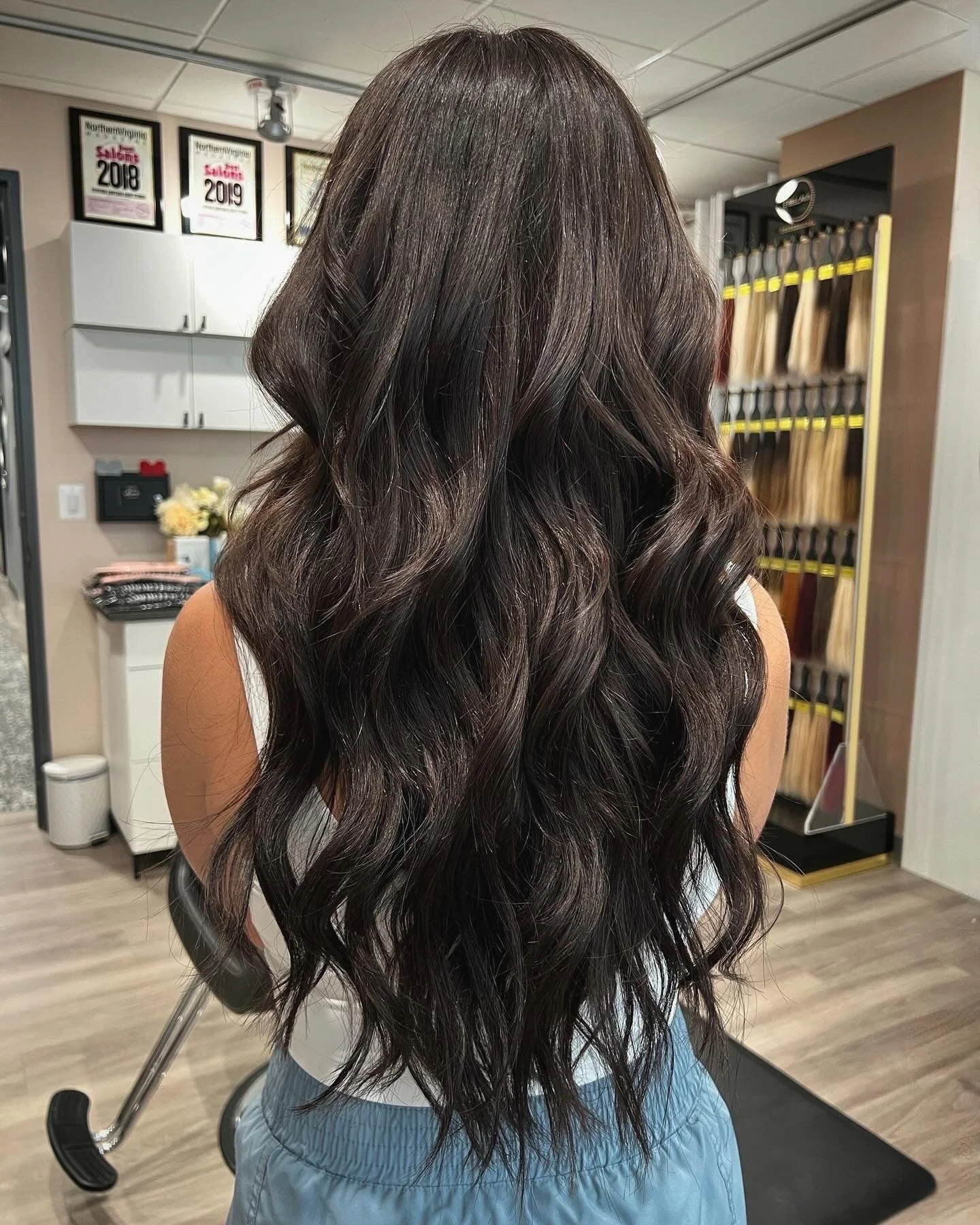 Not much to say about this one&hellip;

I just think it&rsquo;s stunning&hellip;

That blend between natural hair and hair extensions 😍

#hairextensions #brunettehair #longhair