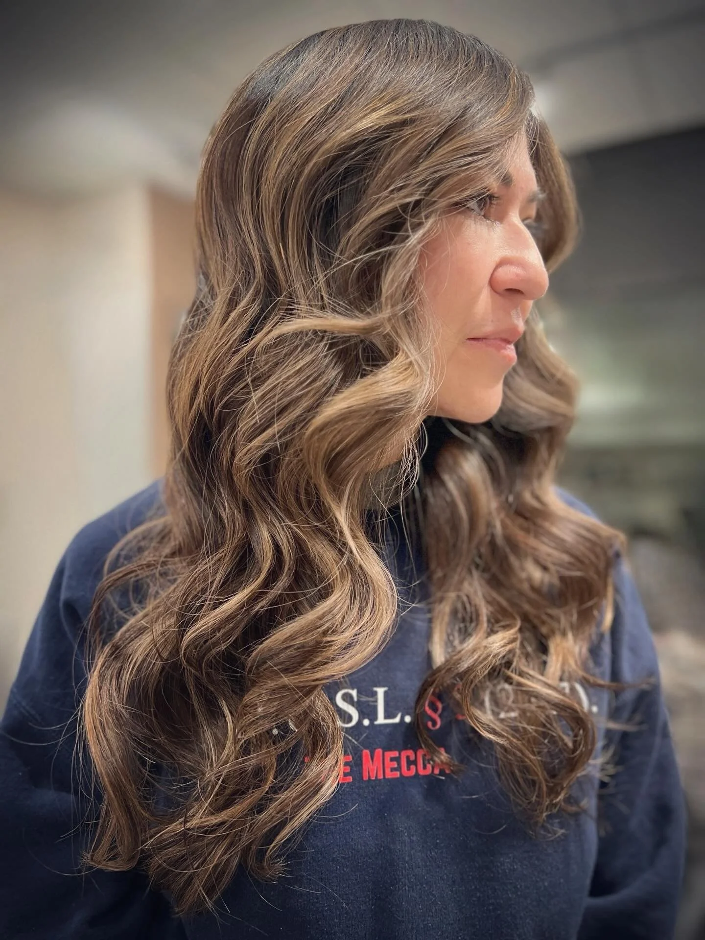 Winter vibes and a fresh new look, just in time for the new year

#brunette #latina #wintervibes