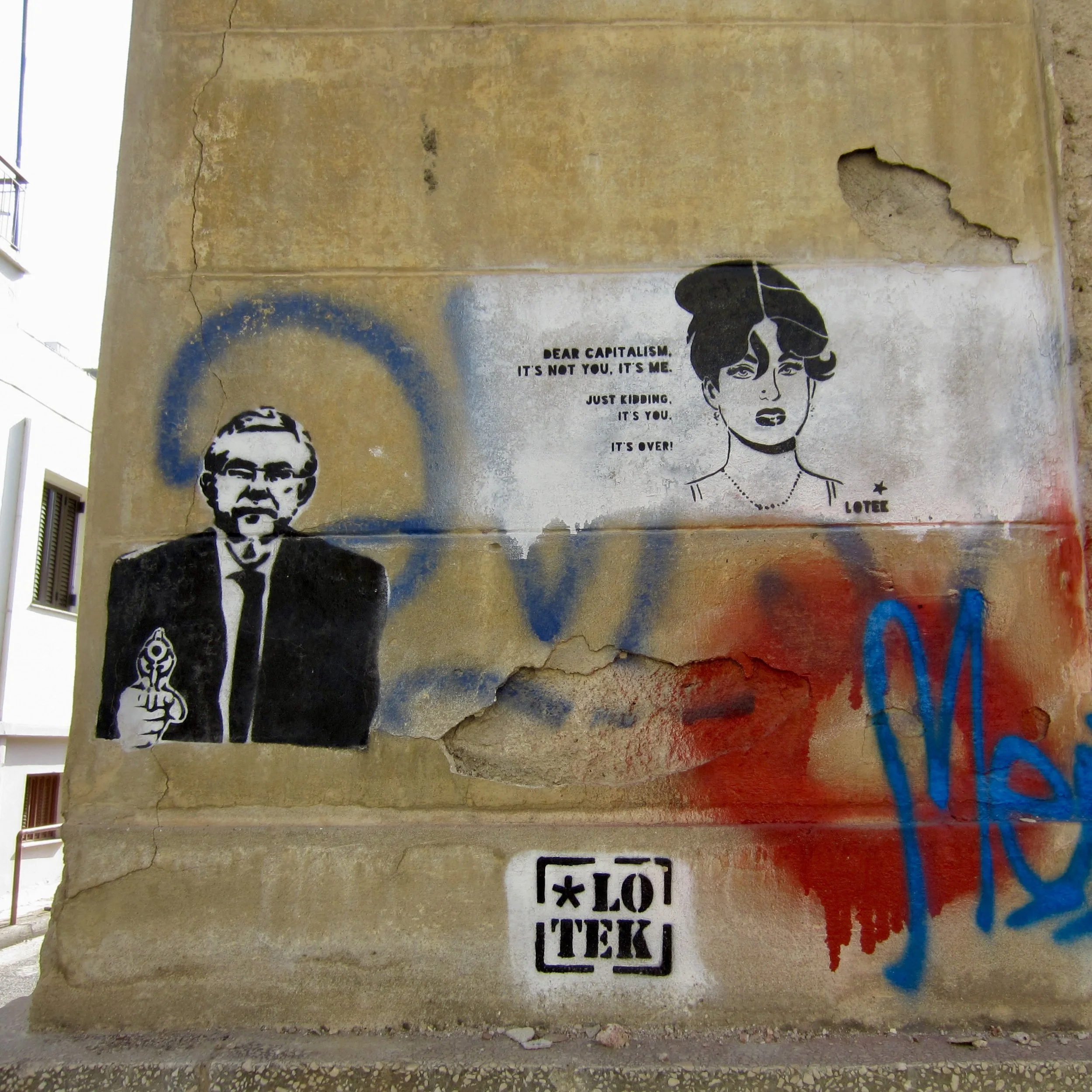 LAS PAREDES DE LA CRISIS | Article | 2014 /2