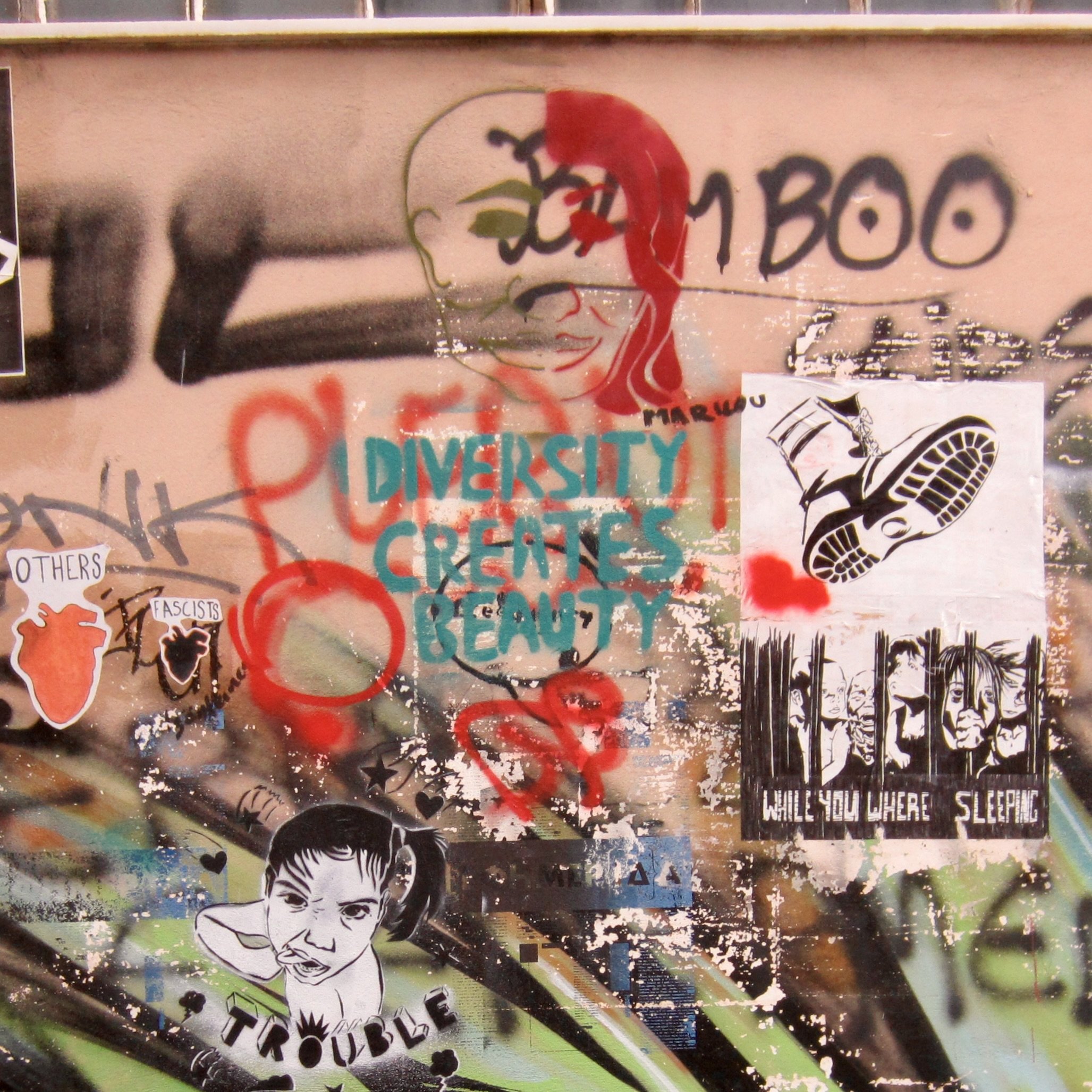 LAS PAREDES DE LA CRISIS | Article | 2014 /3