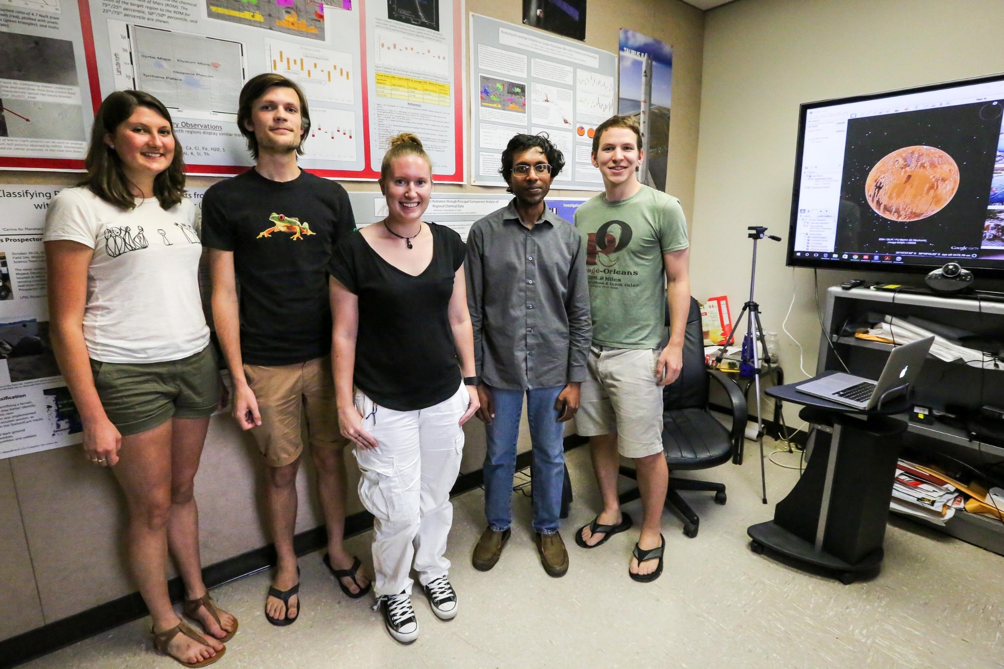 Members of Suniti Karunatillake’s lab group in the Planetary Sciences Lab at LSU. From right to left: Graduate student David Susko, Suniti Karunatillake, Graduate student Nicki Button, undergraduate research intern Anthony Maue, undergraduate research intern Lorrie Carnes.