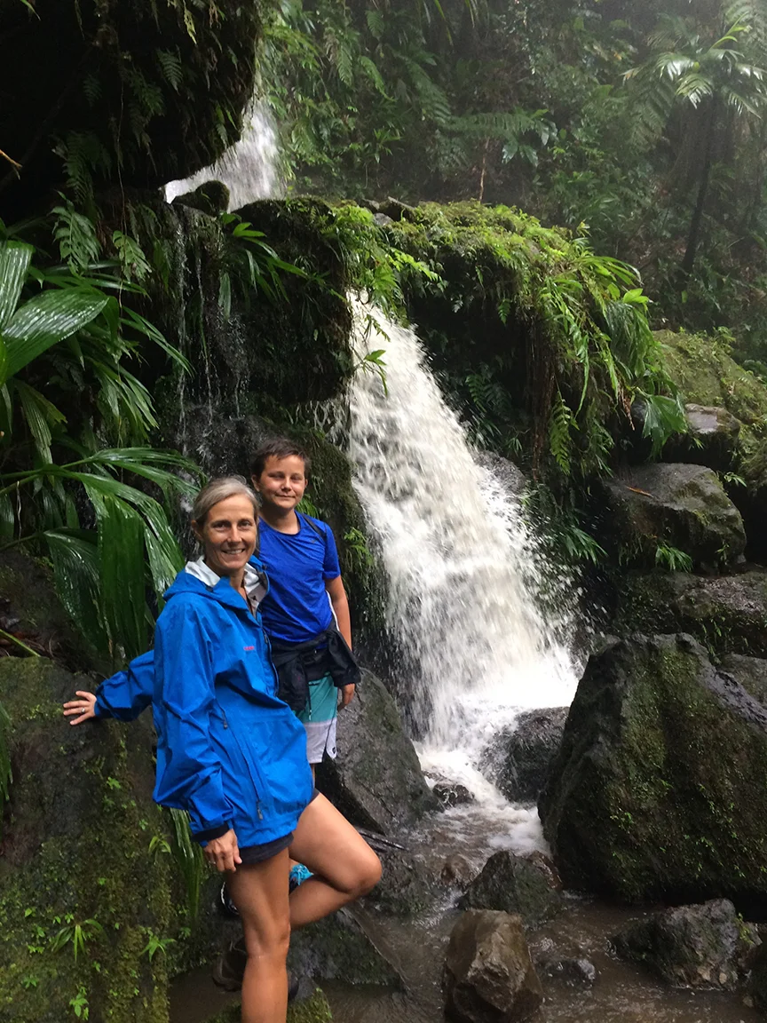 DOMINICA - roseau, rainforest hike