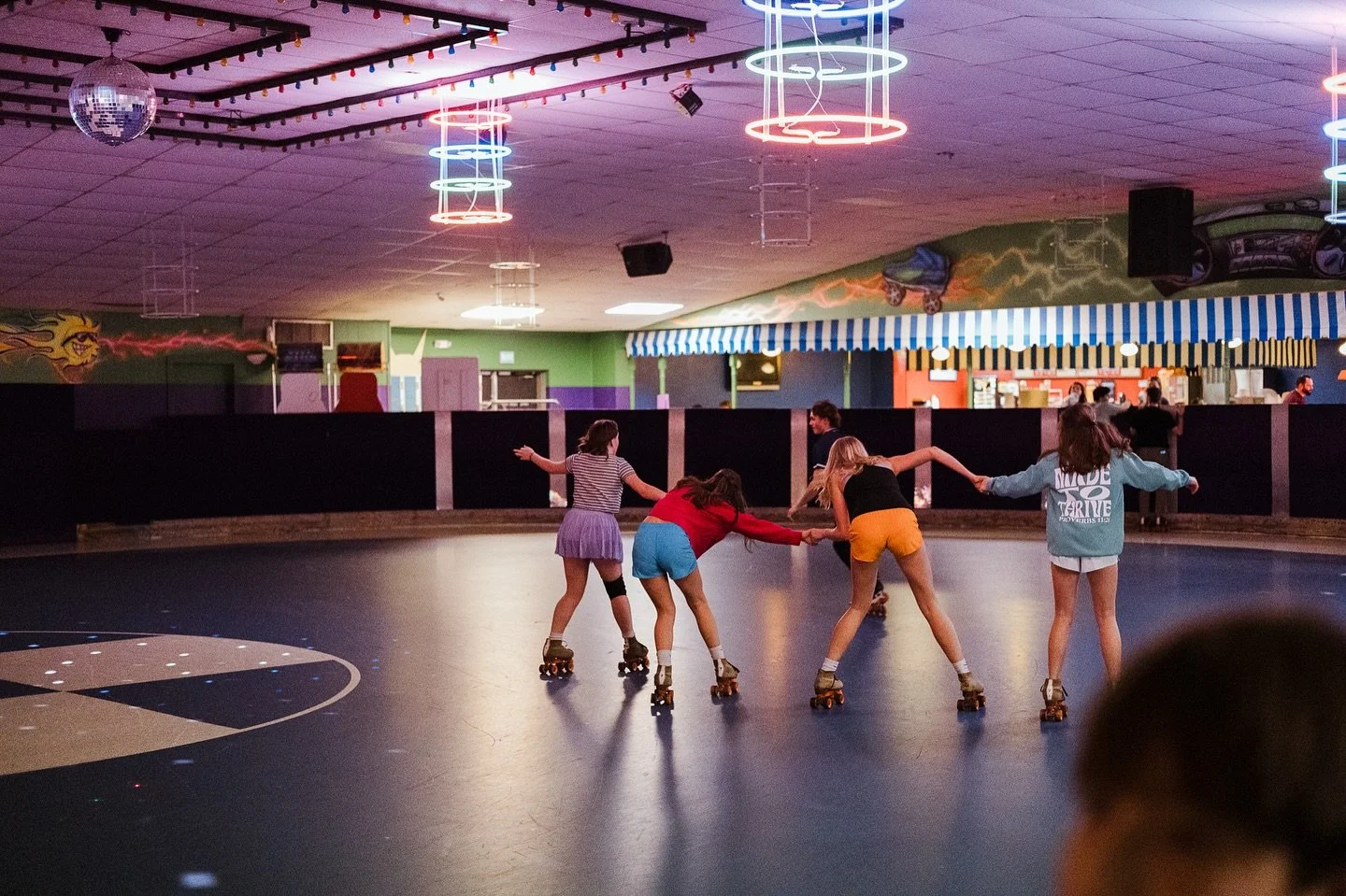We are SO excited for tonight! Who&rsquo;s ready for all the skating fun? Tag someone in the comments you want to see there!
📍950 Hillcrest RD