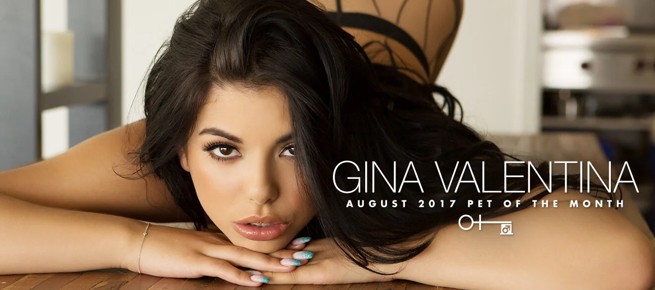 1708_Gina-Valentina_PHMag_1320x585_text.jpg