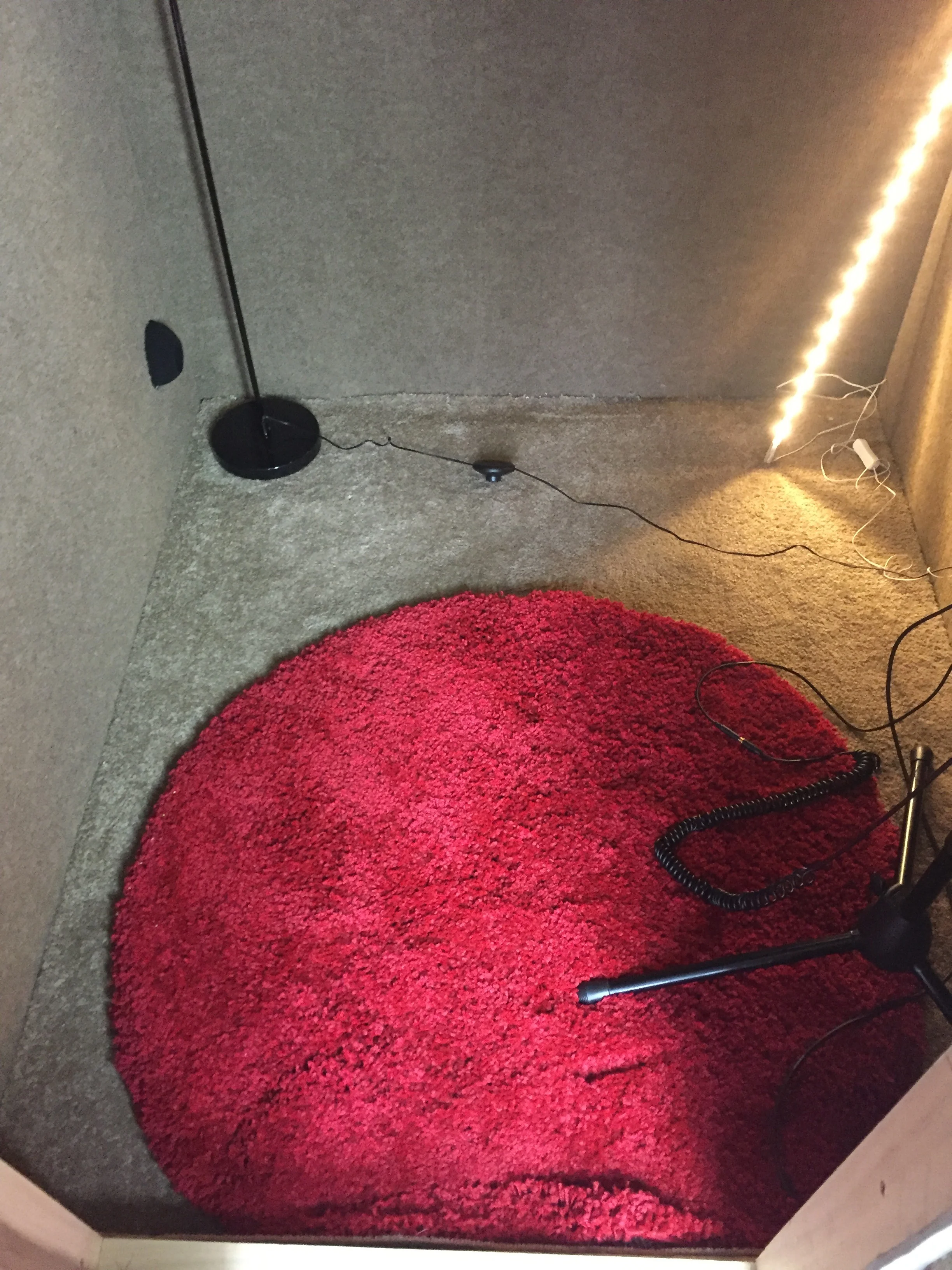 Your feet will never be cold with this delightful rug in the booth
