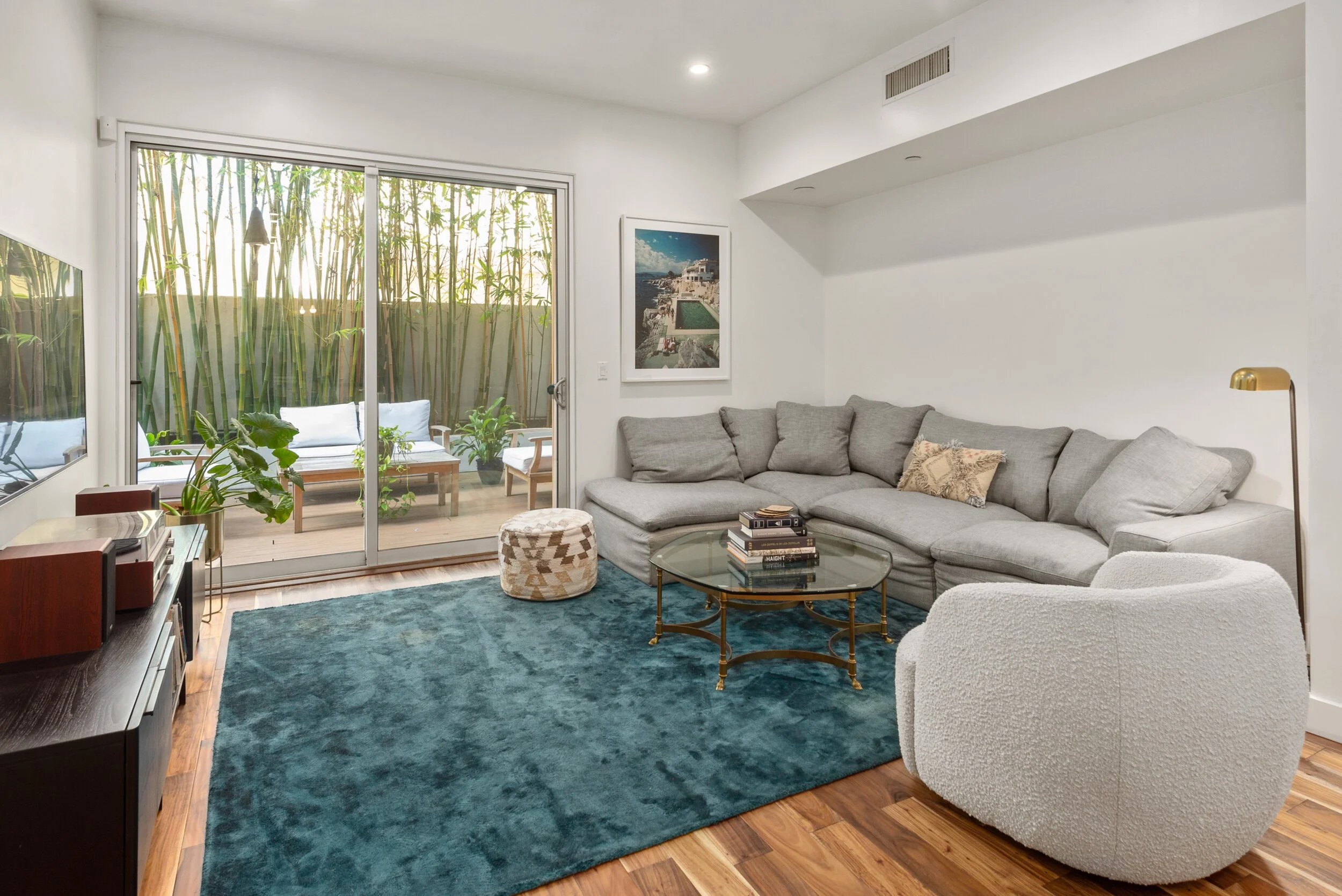855 N Croft Ave APT 105