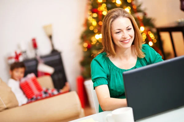 woman-shopping-online-retailers-christmas.jpg