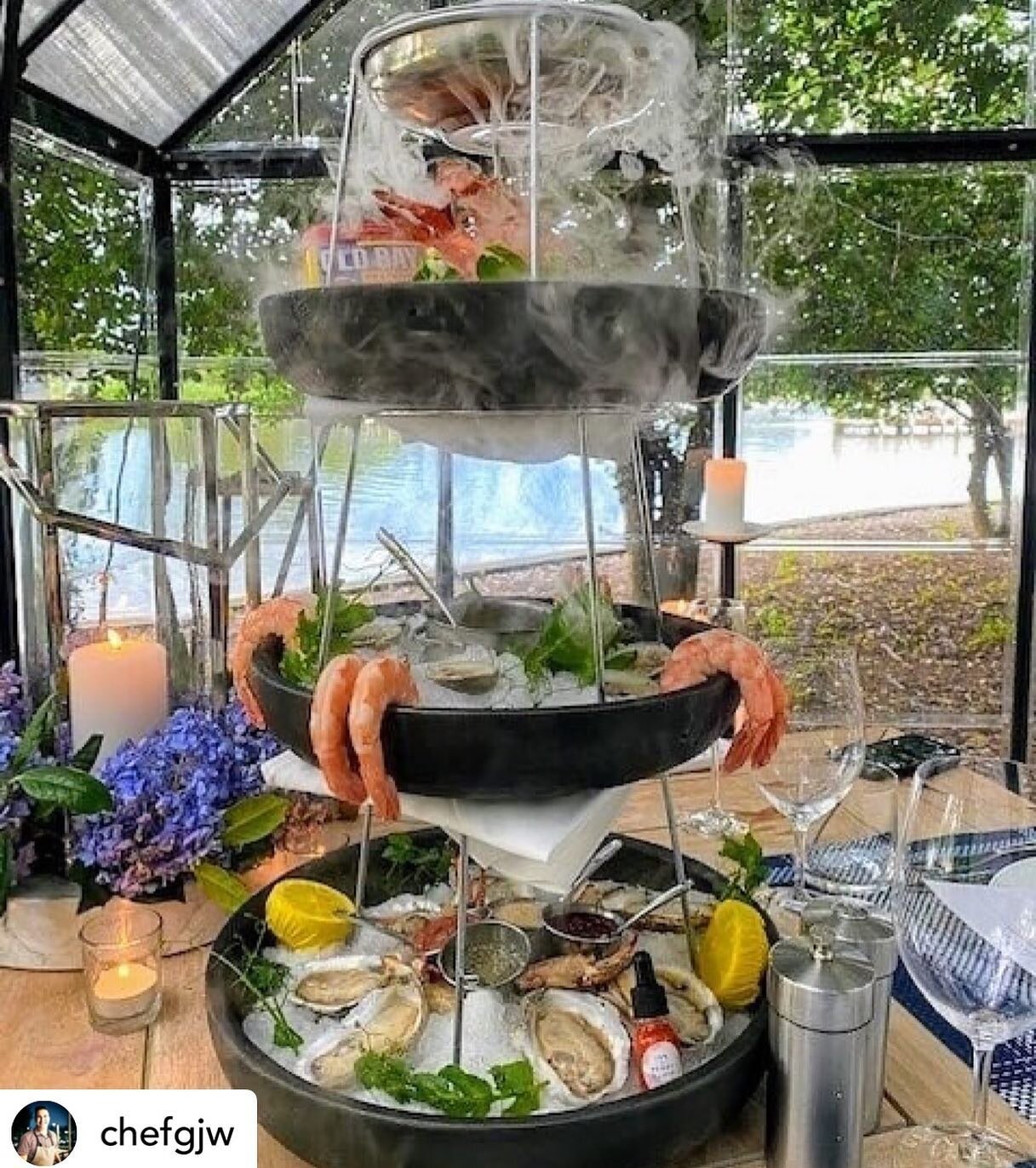 Awesome setup from Chef Greg and team at Inn at Perry Cabin @innatperrycabin @chefgjw ... you guys are killing it! 
Get fresh and delicious Harris Creek oysters 🦪 and other amazing food all summer long at IAPC! 
.
.
.
.
#innatperrycabin #innatperryc