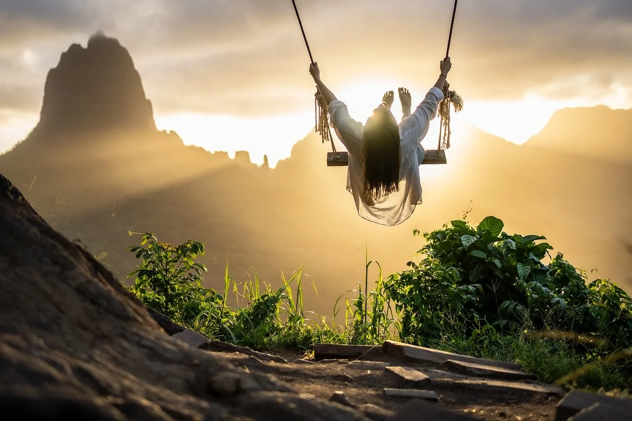 A few of my favourite landscape frames for today&rsquo;s @sonyalpha.anz #sony12daysofgmasterday2 

1. Three Pines Lookout, Mo&rsquo;orea, Tahiti
2. Lighting storm of Freshwater Beach, Sydney
3. A huge cave with a whole that looks like Australia at Ya