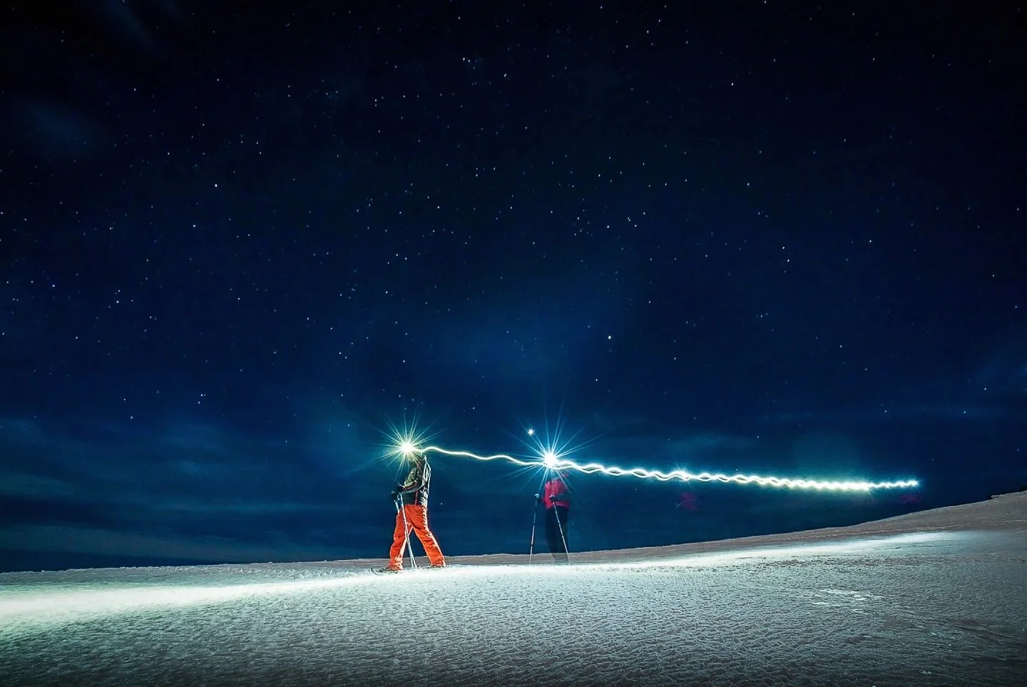 Trekking across Mt Kosciusko under the starry sky. We hiked up to the summit for sunset and a shot of whisky, then headed back down to our camp for a very chilly dinner. 

@sonyalpha.anz #sony12daysofgmaster10