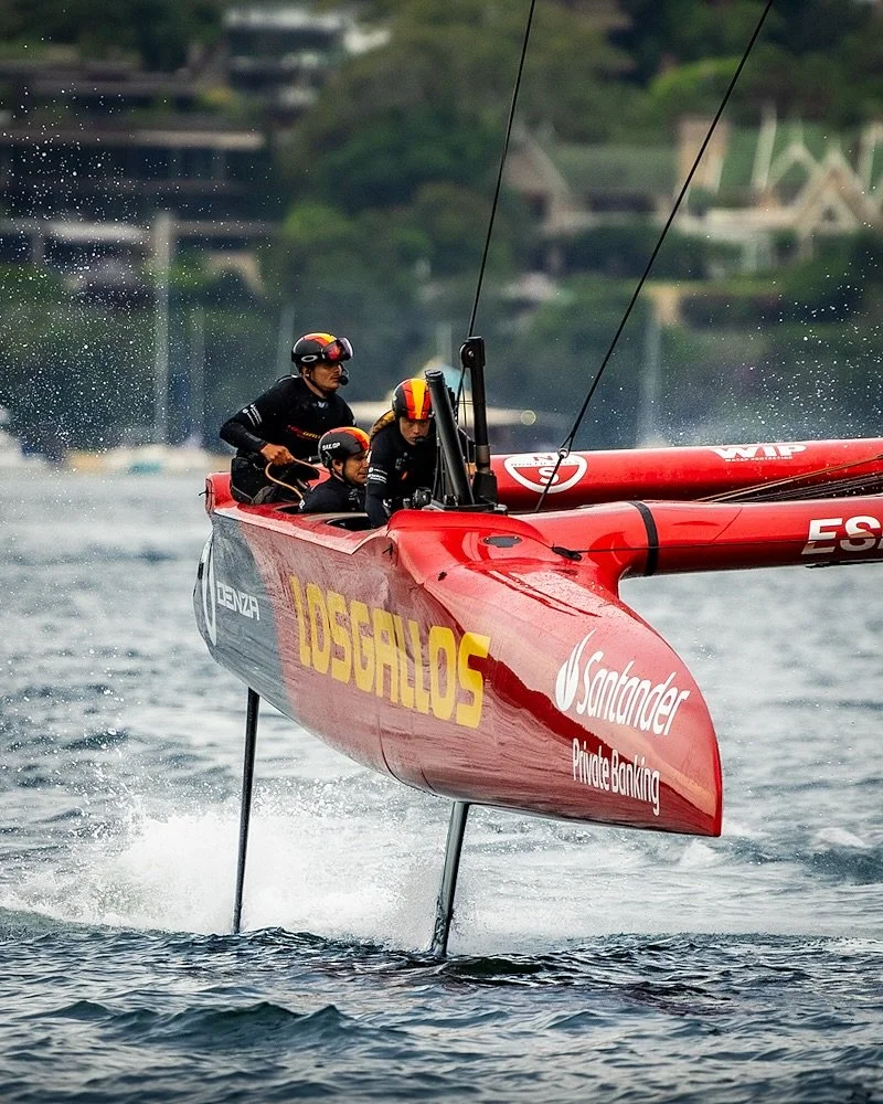 Headed down to Sydney Harbour to catch the final races of the @kpmgaustralia @sailgp , including the final.

The first race kicked off in very light winds with the F50s stuck off the foils. But as the breeze built slightly, they lifted, locked in, an