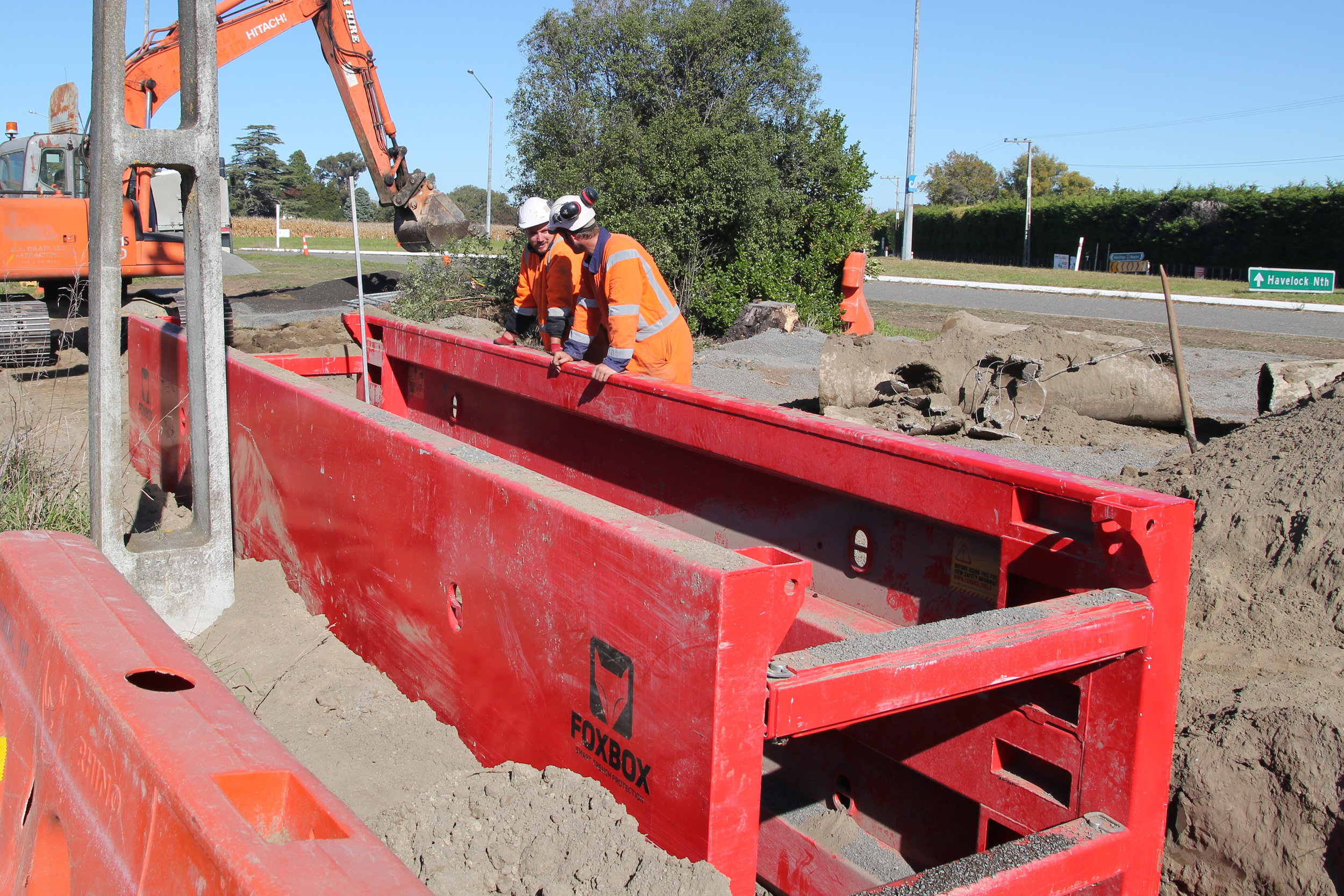 7.2m Generation 1 Foxbox trench shield at work with Higgins on the  Havelock North Relief Sewer project