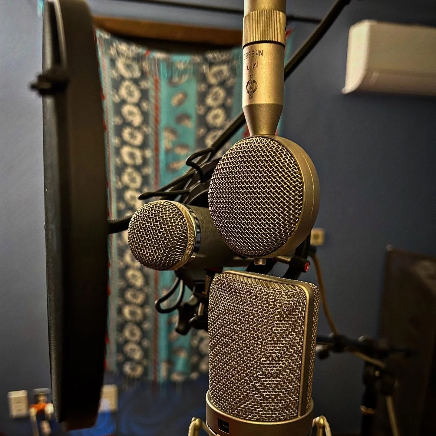 I started this account to show you how I&rsquo;m recording vocals with @theladyfirefly