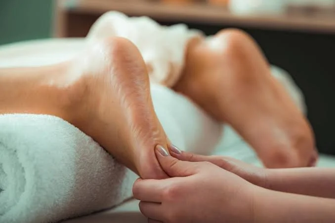 Foot Spa in Winnipeg — A Restorative Wellness Experience for Tired Feet, Deep Relaxation, and Whole-Body Balance at Charelton’s Whole Body Healing