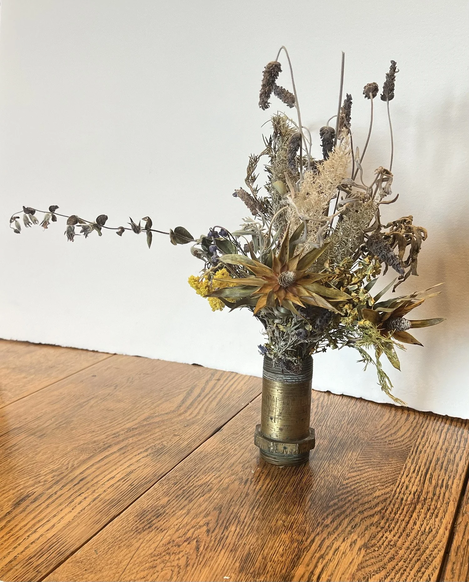 AnneliesSchellindgerhoudtFoundFloralinFireHoseNozzel.jpg