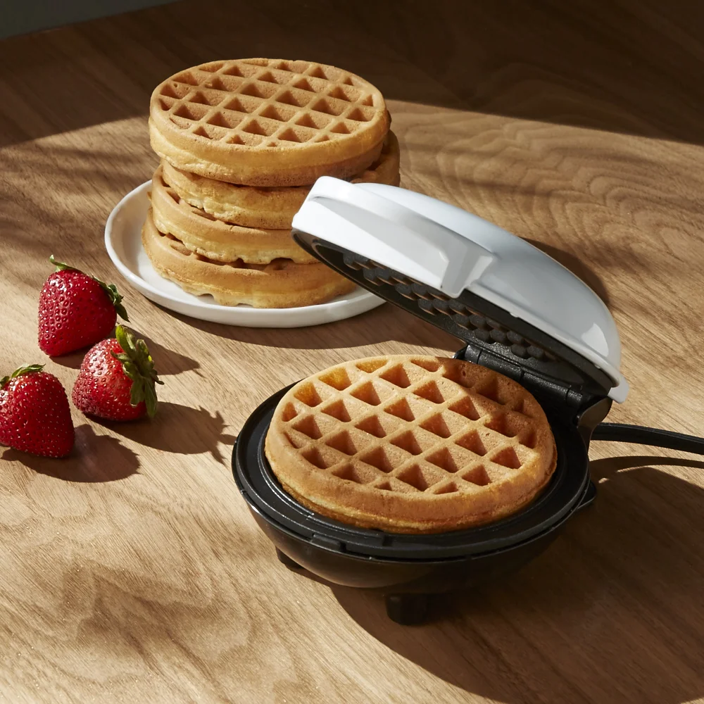 DashMiniWaffleMakerRedSHF16.jpg