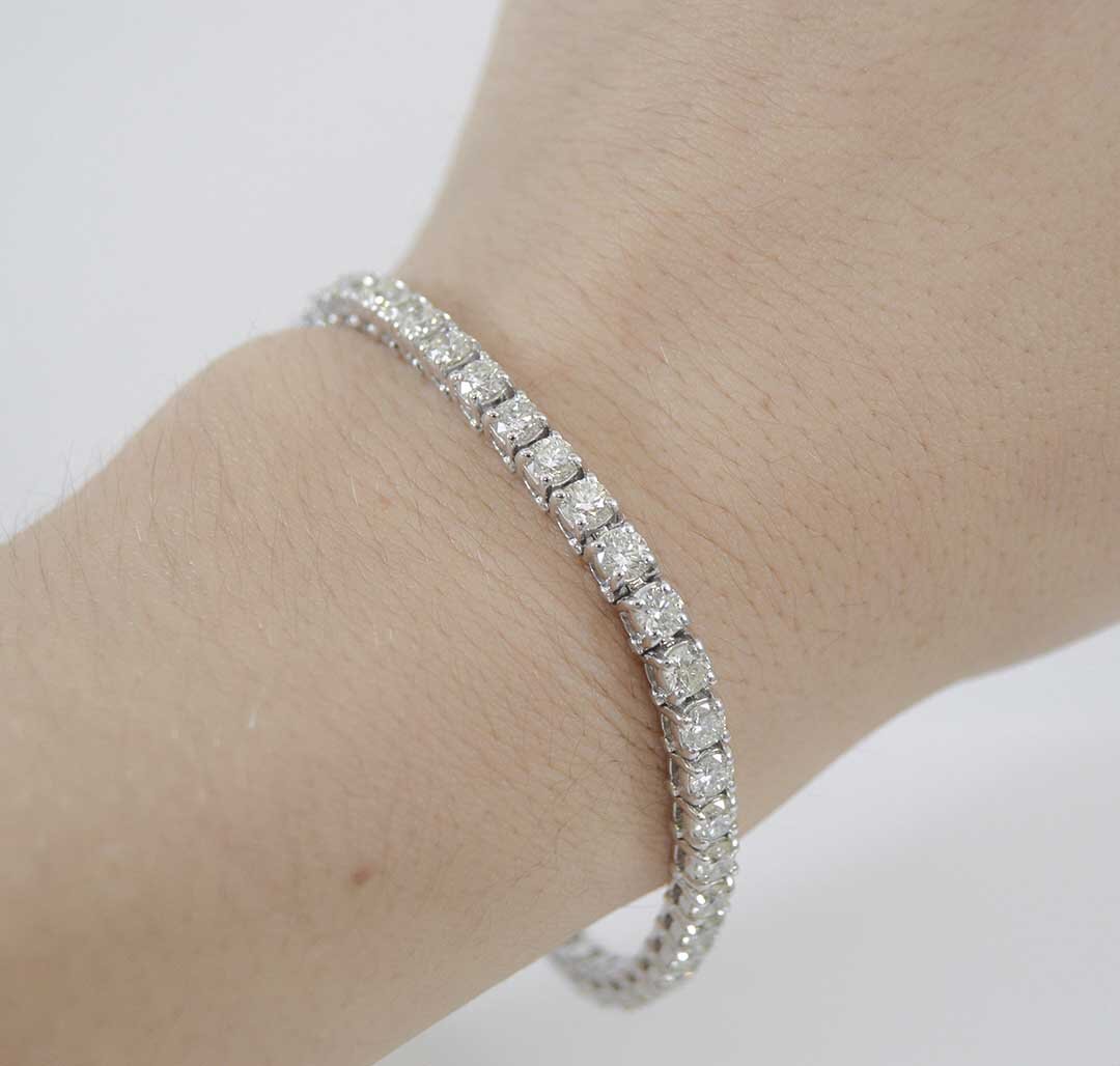 diamond bracelet 8 carat on.jpg