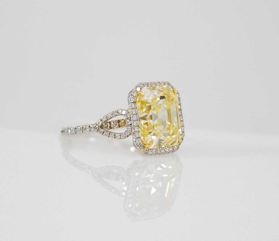 canary diamond ring side  7.06TW  6.52center.jpg