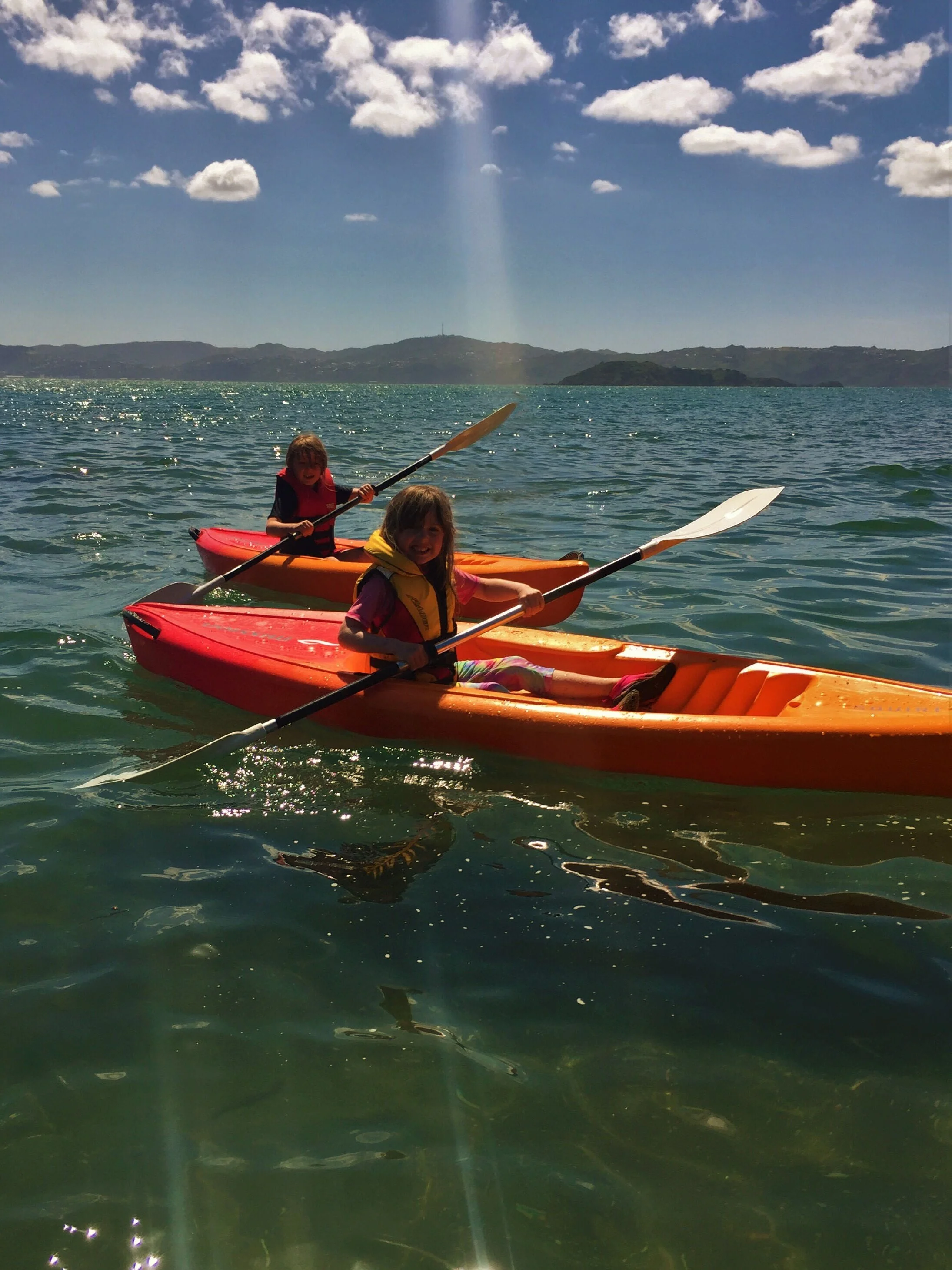 Girls+in+Kayak_noman.jpg